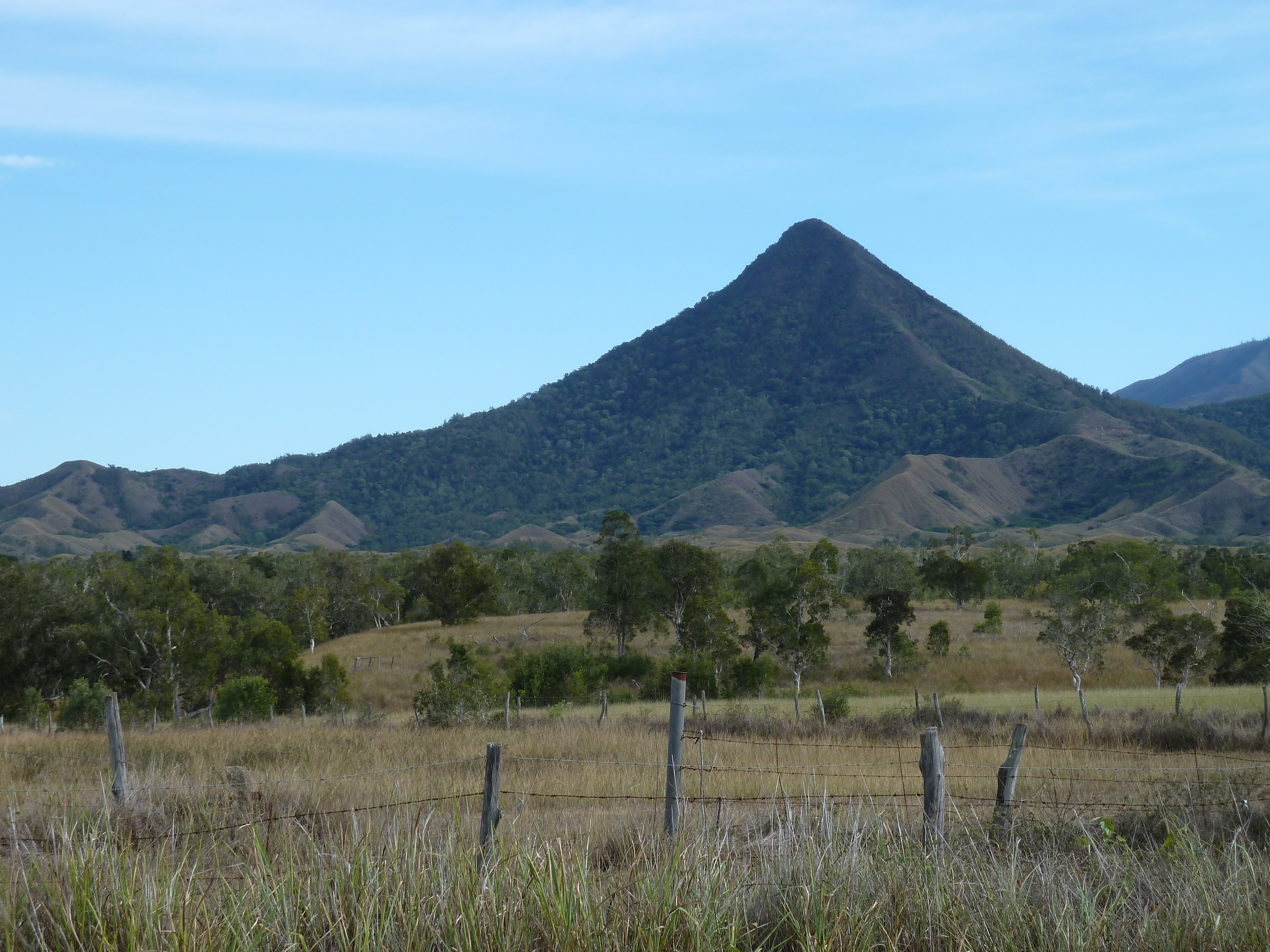 รูปถ่าย นิวแคลิโดเนีย(New Caledonia) ถนนจากตงตูตาไปทีโอ(Tontouta to Thio road) 2010-05 51
