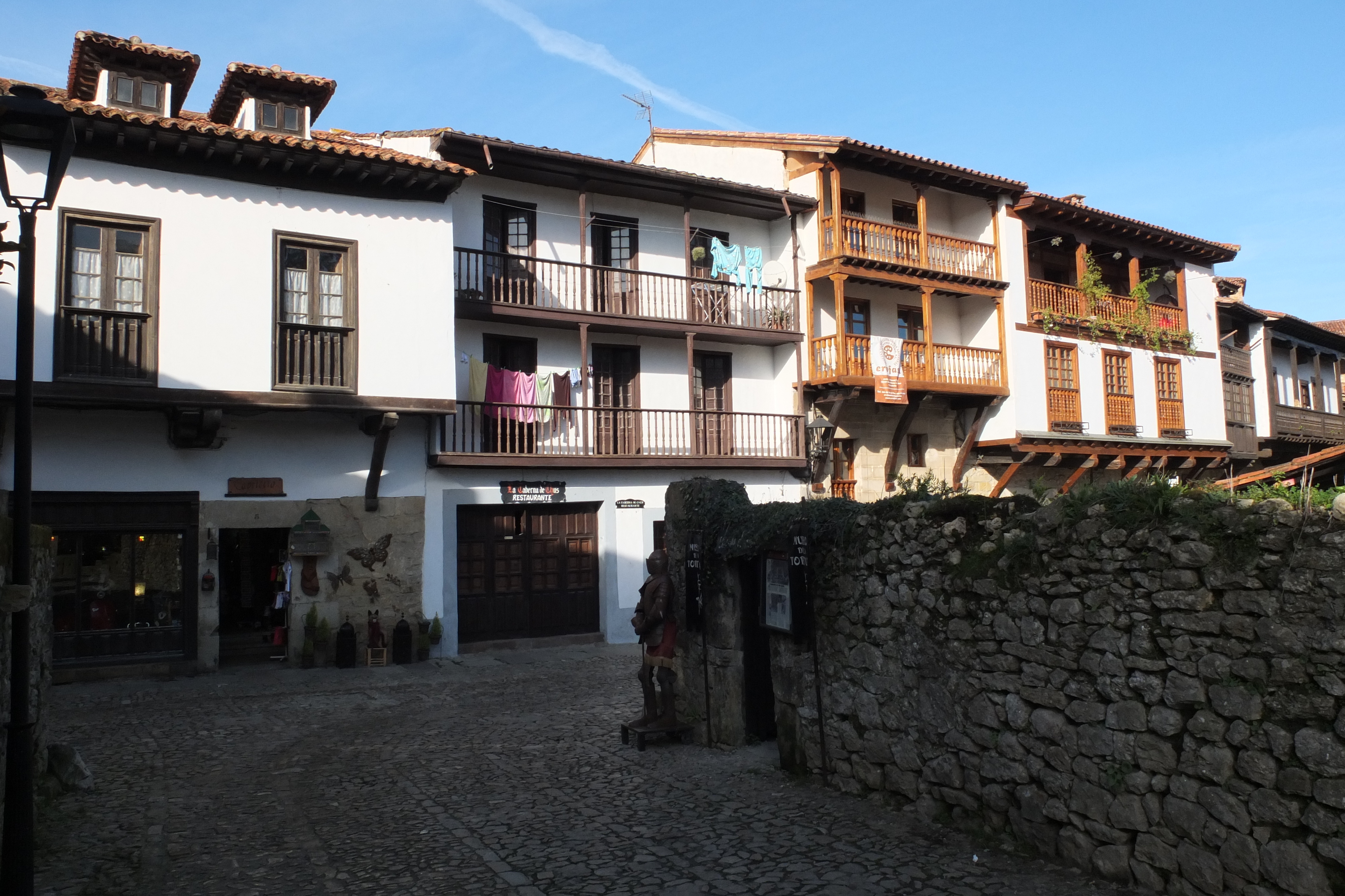 รูปถ่าย สเปน(Spain) ซันตีญานาเดลมาร์(Santillana del Mar) 2013-01 100