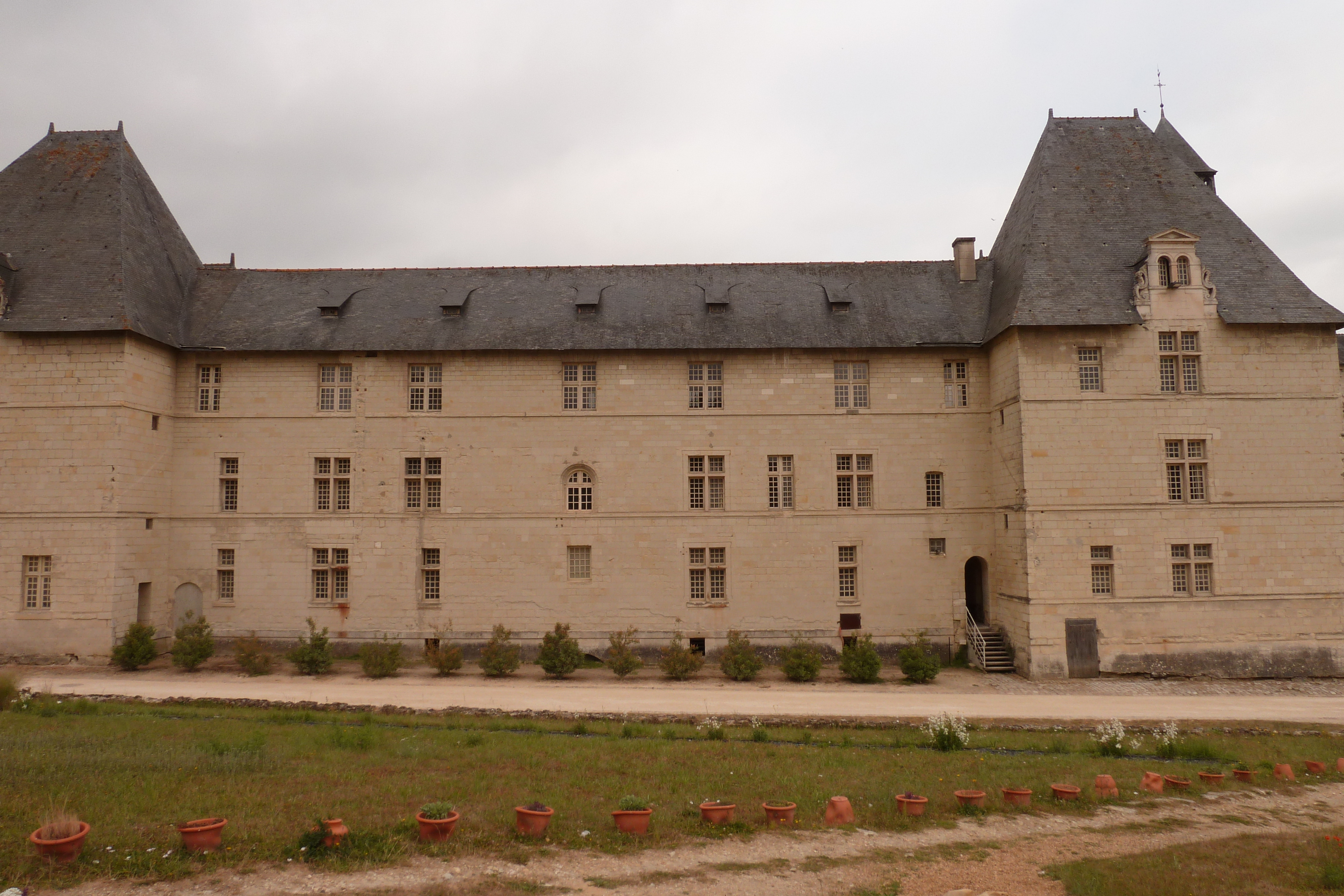 รูปถ่าย ฝรั่งเศส(France) ฟงเตอโวร์(Fontevraud) 2011-05 83