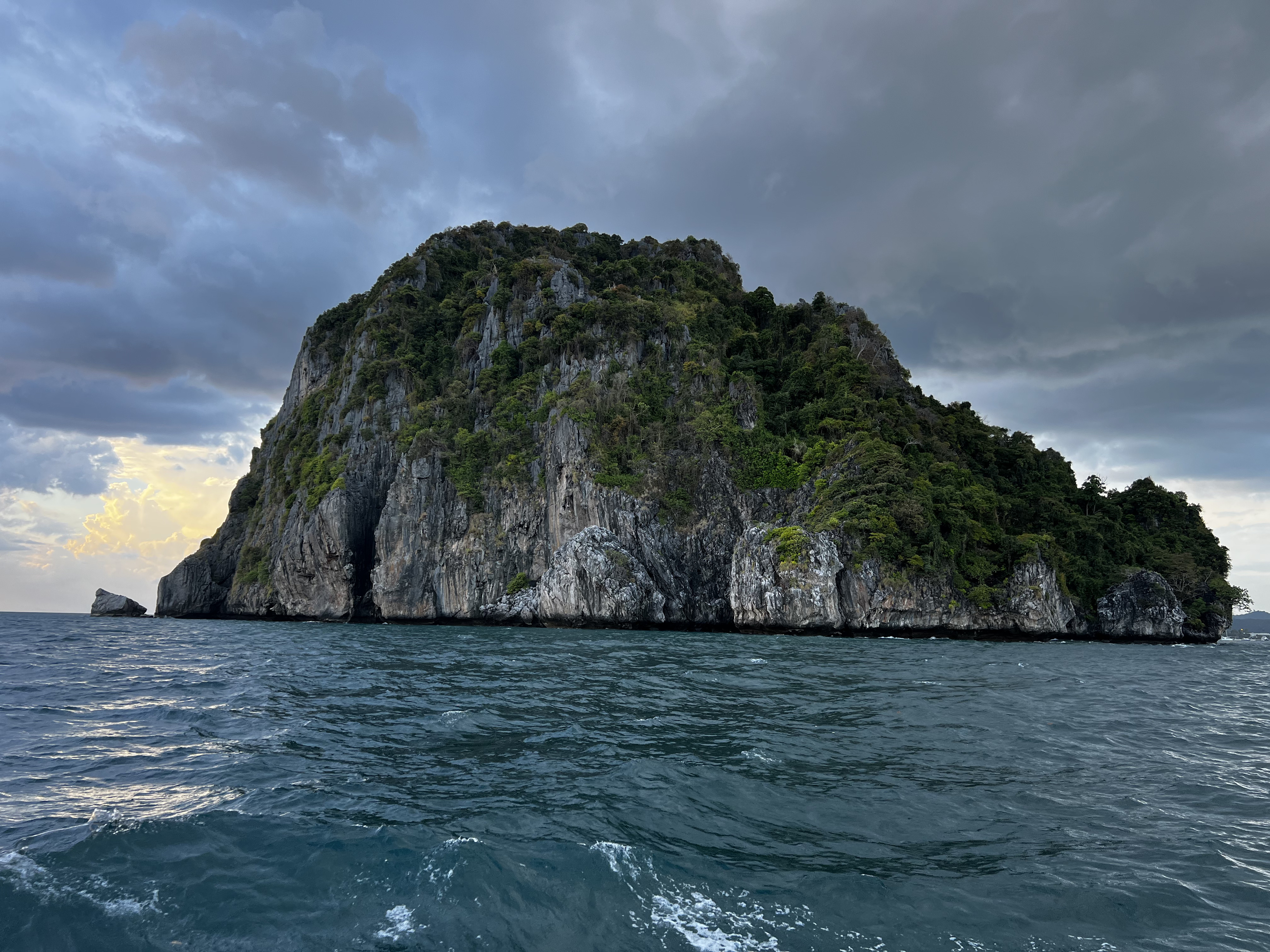รูปถ่าย ไทย(Thailand) เกาะพีพีดอน(Ko Phi Phi Don) 2021-12 12
