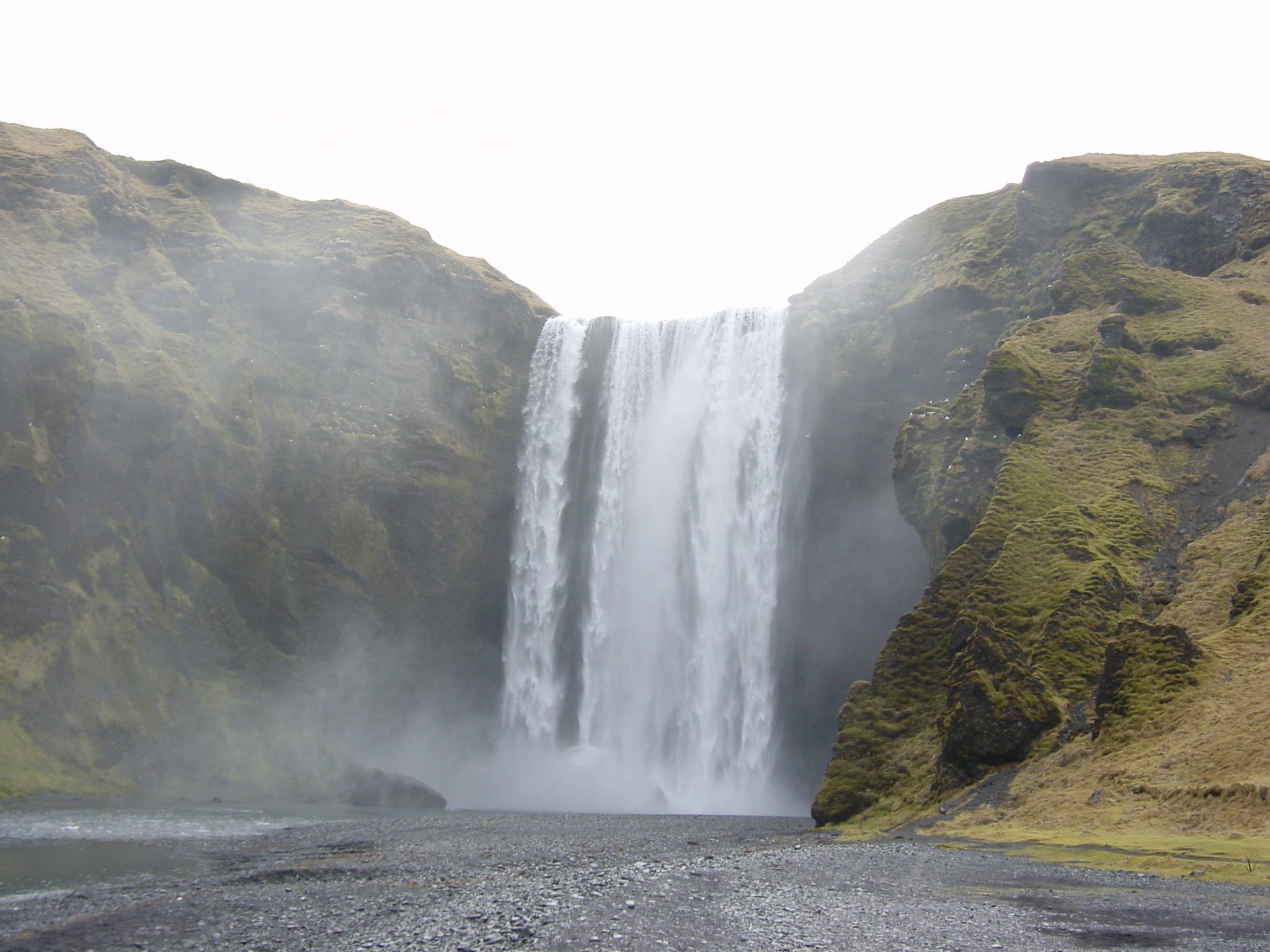 รูปถ่าย ไอซ์แลนด์(Iceland) สโคกาฟอส(Skogafoss) 2003-03 15