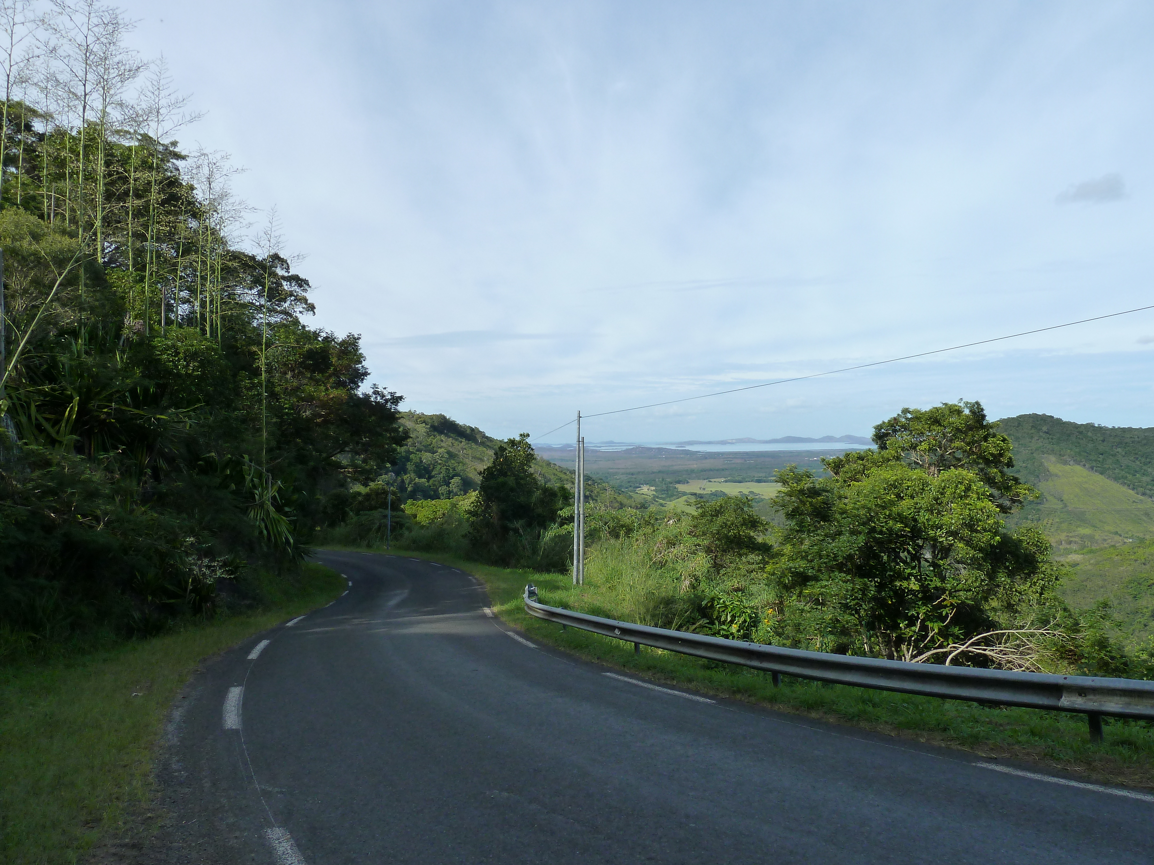 รูปถ่าย นิวแคลิโดเนีย(New Caledonia) ถนนจากตงตูตาไปทีโอ(Tontouta to Thio road) 2010-05 65
