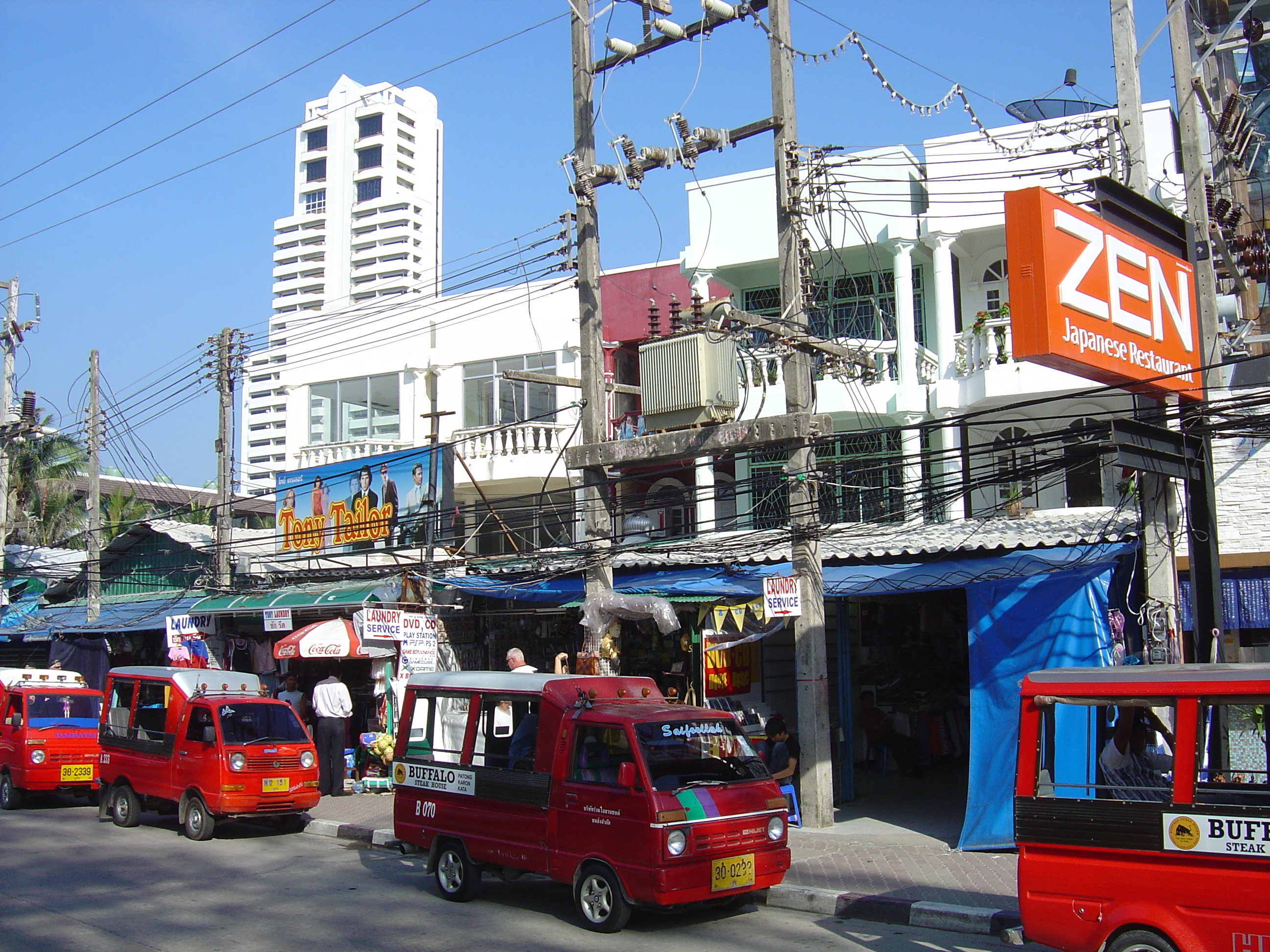 รูปถ่าย ไทย(Thailand) ภูเก็ต(Phuket) ป่าตอง(Patong) ถนนเลียบชายหาด(Beach Road) 2005-12 65