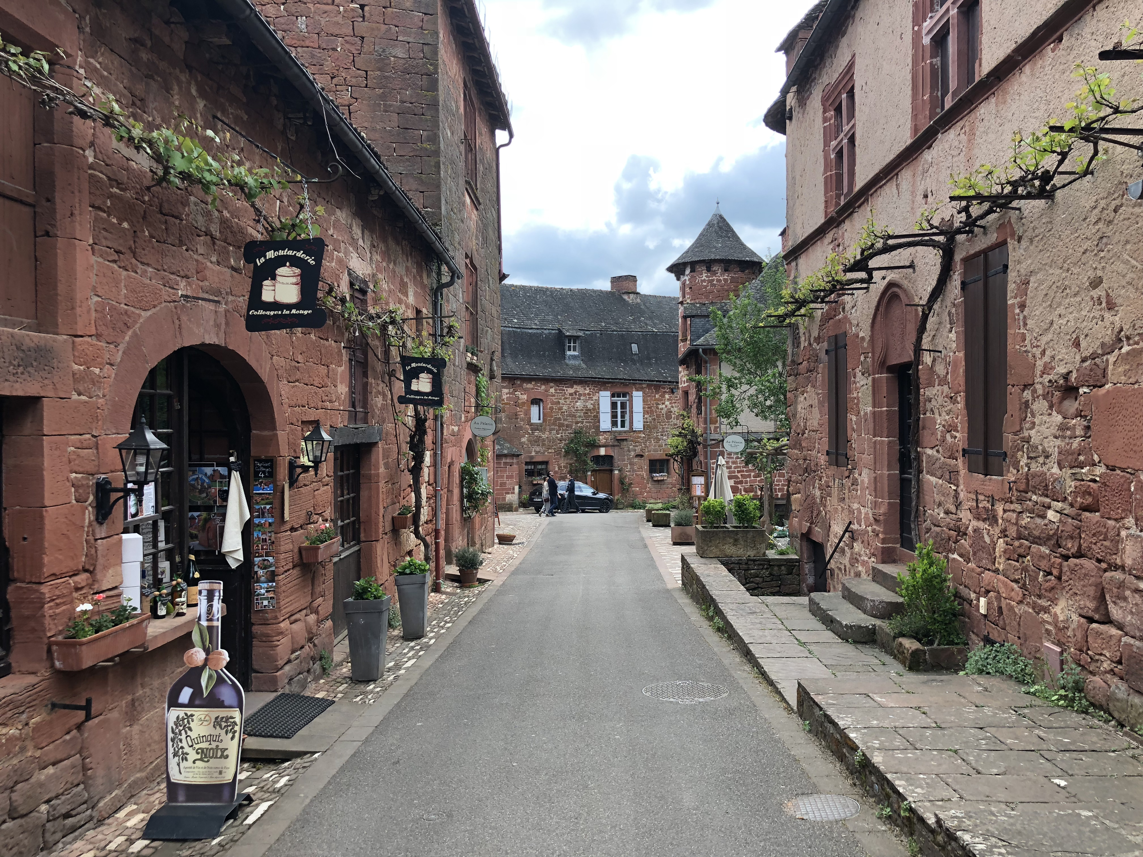 รูปถ่าย ฝรั่งเศส(France) กอลงฌ์-ลา-รูฌ(Collonges la Rouge) 2018-04 77