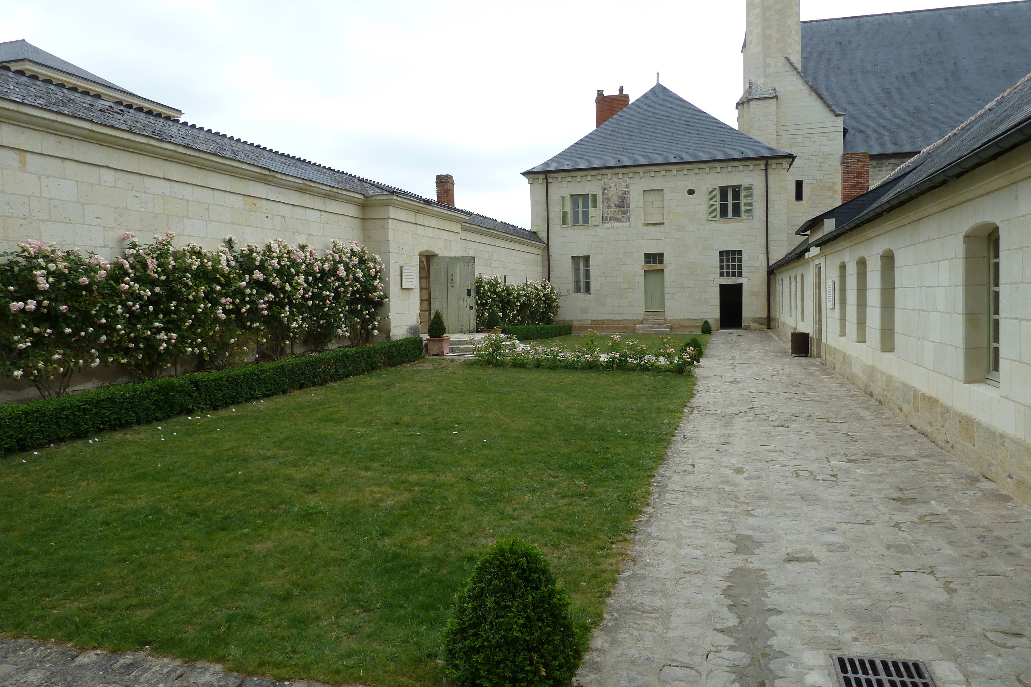 รูปถ่าย ฝรั่งเศส(France) ฟงเตอโวร์(Fontevraud) 2011-05 227