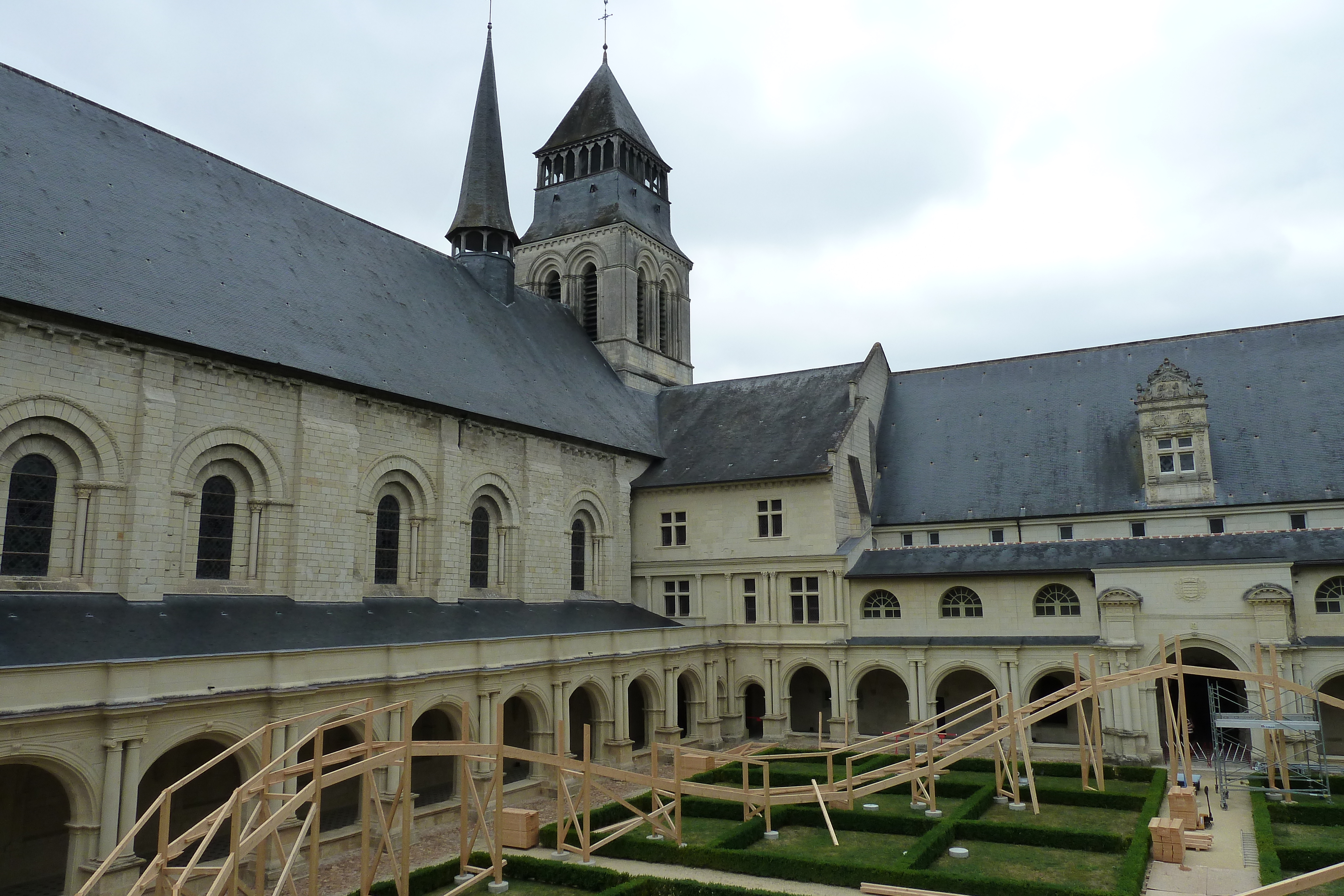รูปถ่าย ฝรั่งเศส(France) ฟงเตอโวร์(Fontevraud) 2011-05 243