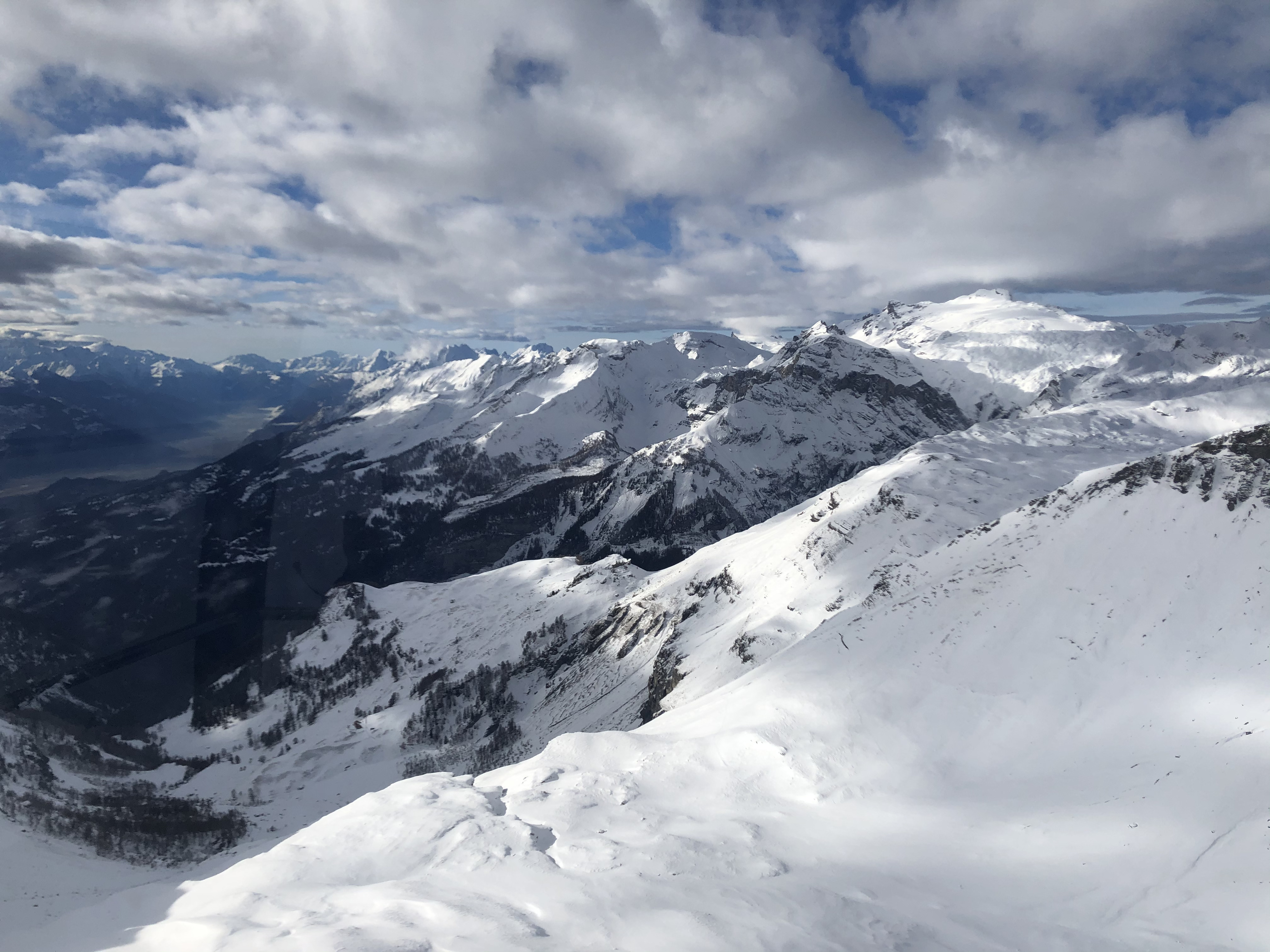 รูปถ่าย สวิสเซอร์แลนด์(Switzerland) ครองส์-มงตานา(Crans Montana) 2020-12 22