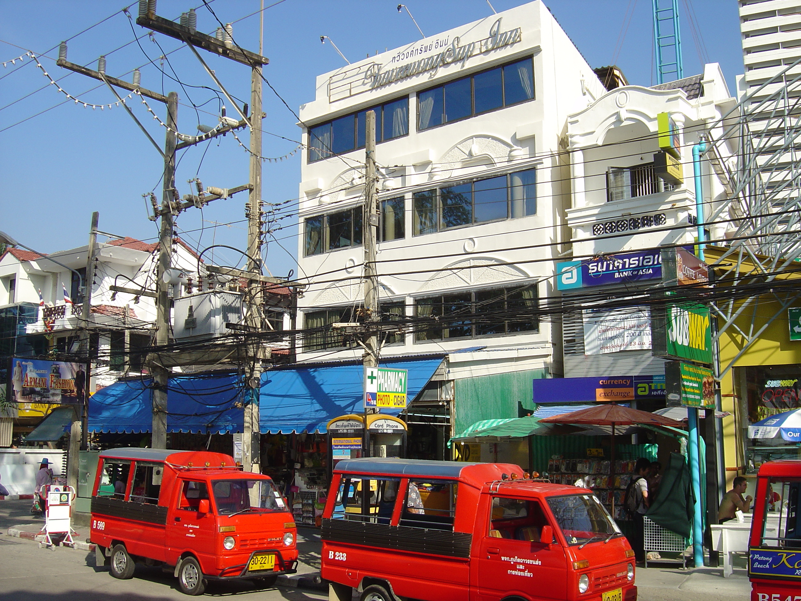 รูปถ่าย ไทย(Thailand) ภูเก็ต(Phuket) ป่าตอง(Patong) ถนนเลียบชายหาด(Beach Road) 2005-12 24
