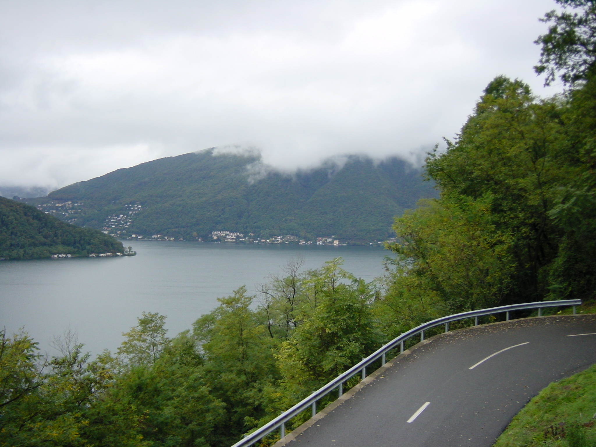 รูปถ่าย สวิสเซอร์แลนด์(Switzerland) ลูกาโน(Lugano) 2001-10 5
