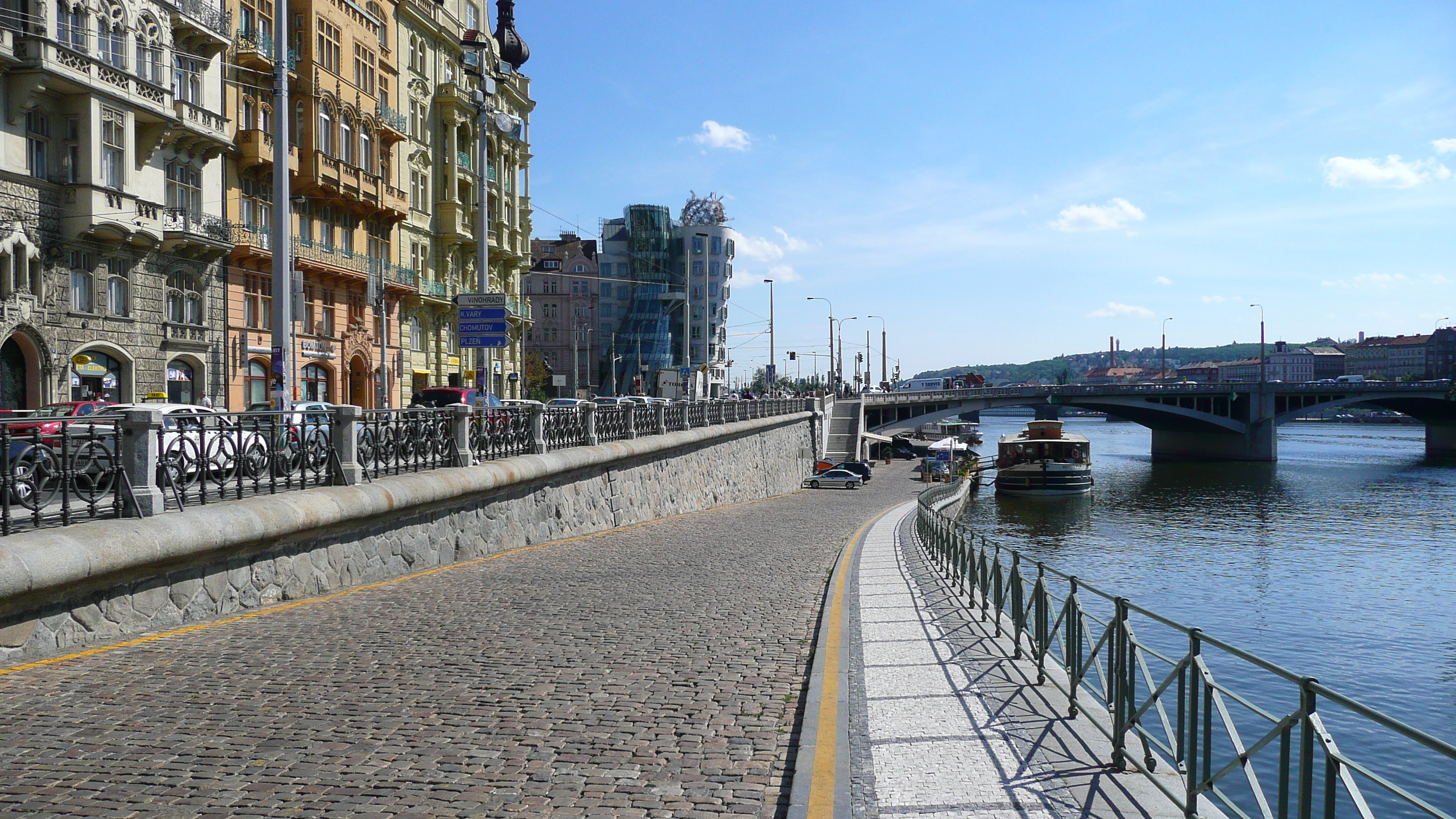 รูปถ่าย สาธารณรัฐเช็ก(Czech Republic) ปราก(Prague) แม่น้ำวัลตาวา(Vltava river) 2007-07 28