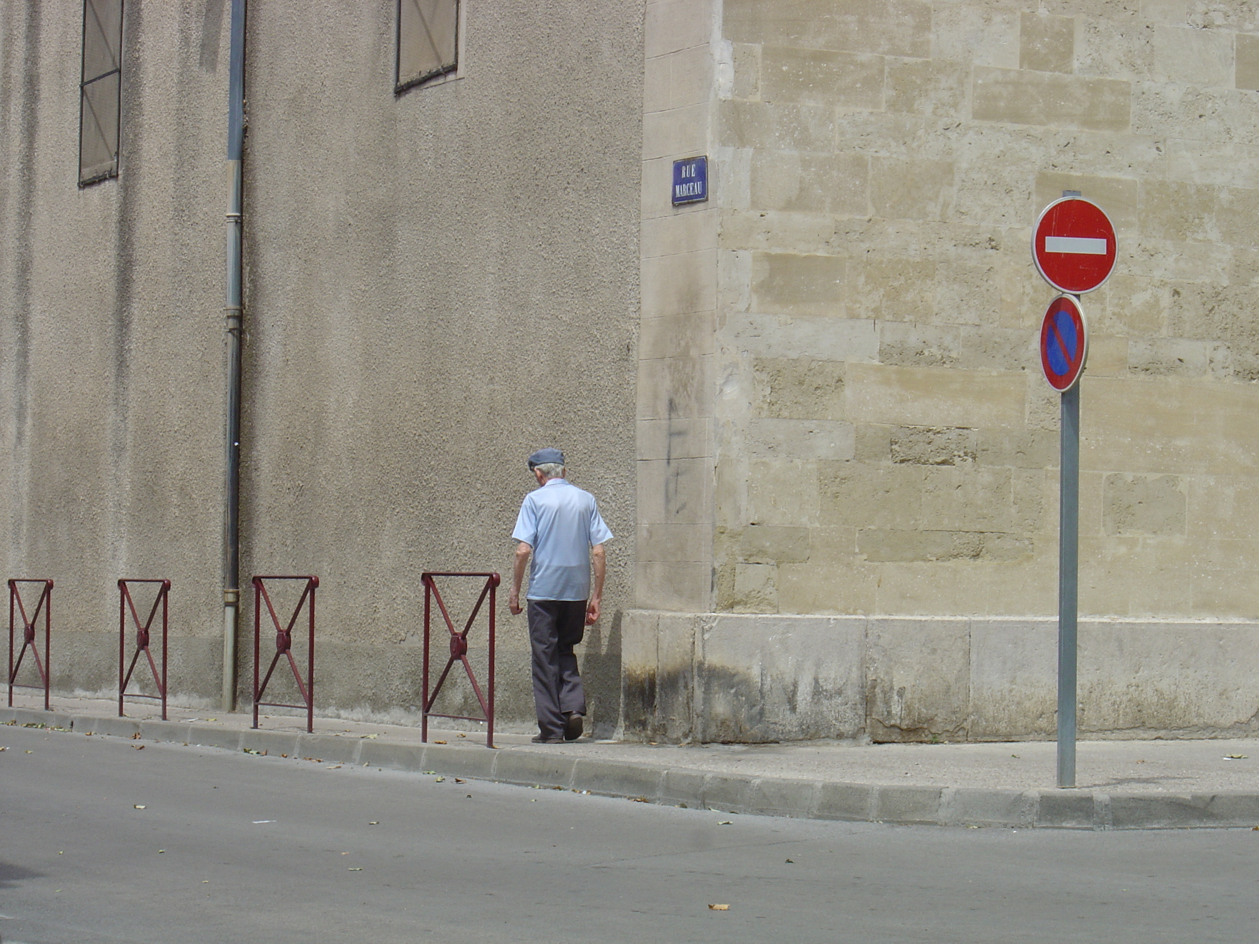รูปถ่าย ฝรั่งเศส(France) ลูเนล(Lunel) 2004-08 11