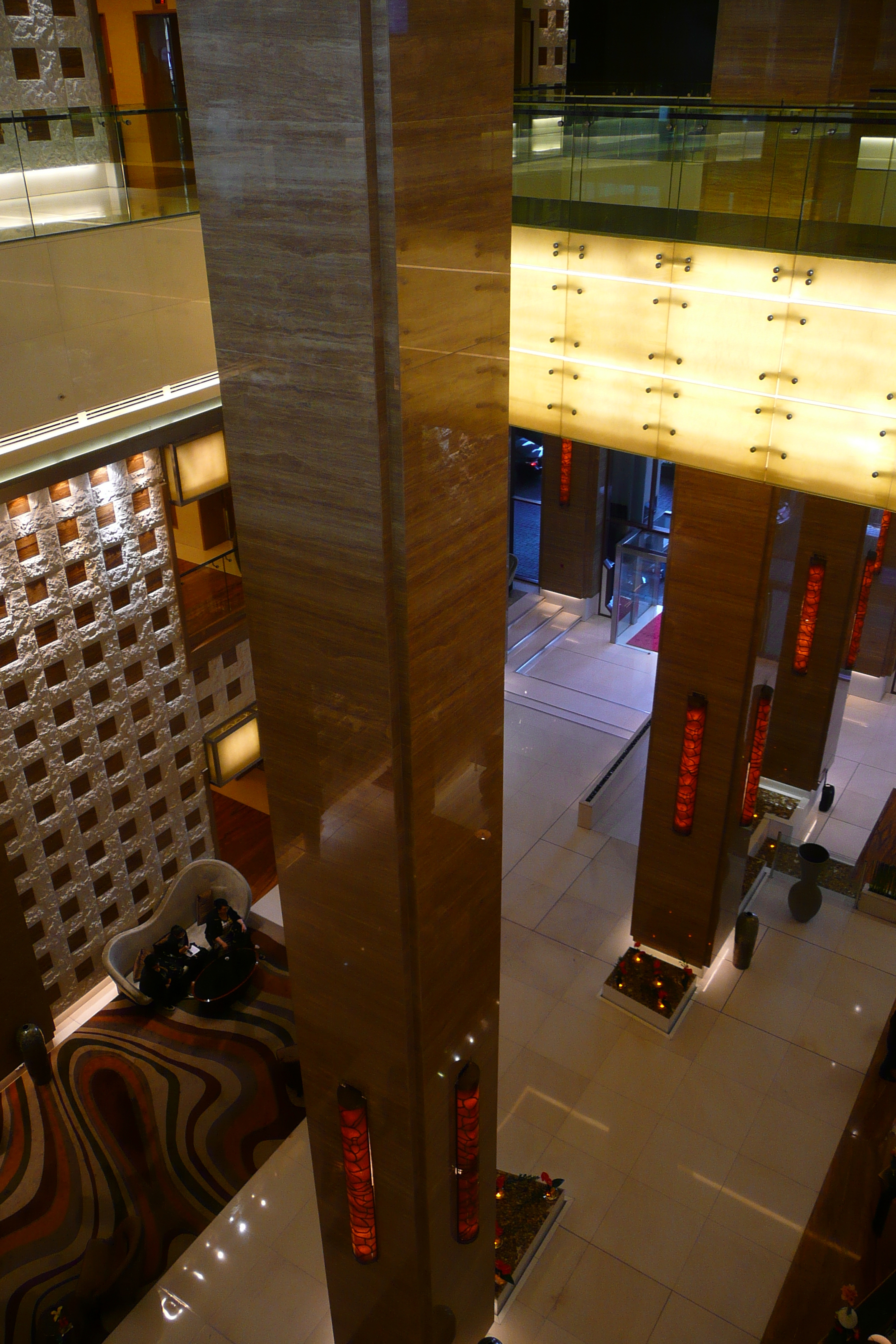 รูปถ่าย สหรัฐอาหรับเอมิเรตส์(United Arab Emirates) ดูไบ(Dubai) โรงแรมเคมพินสกี้ มอลล์ออฟดิเอมิเรตส์(Kempinski Hotel Mall of the Emirates) 2009-01 21