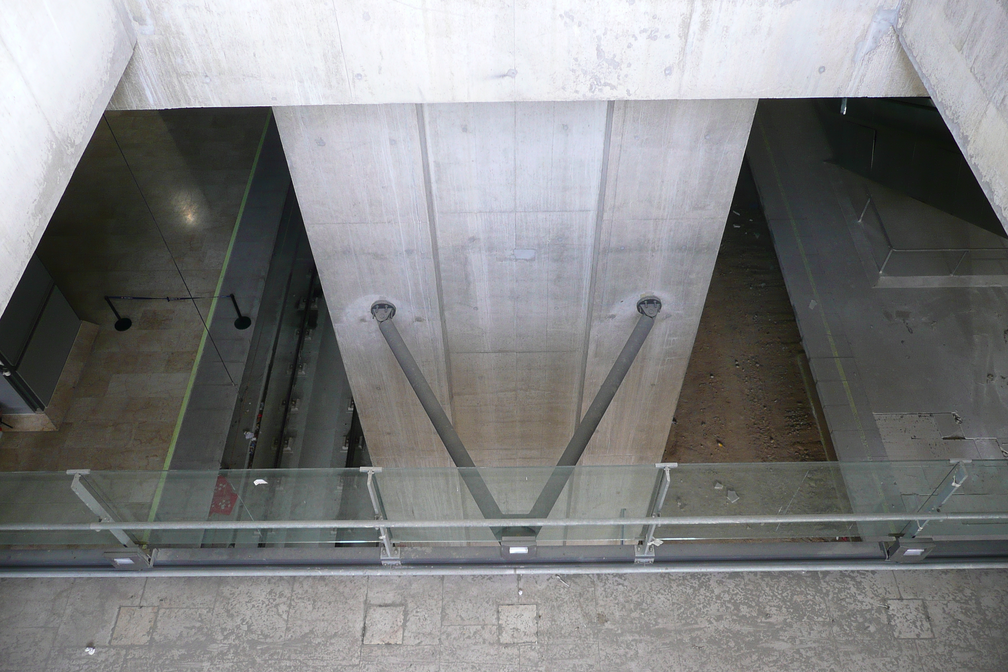 รูปถ่าย สเปน(Spain) มาดริค(Madrid) ท่าอากาศยานบาราคัส(Barajas Airport) 2007-09 17