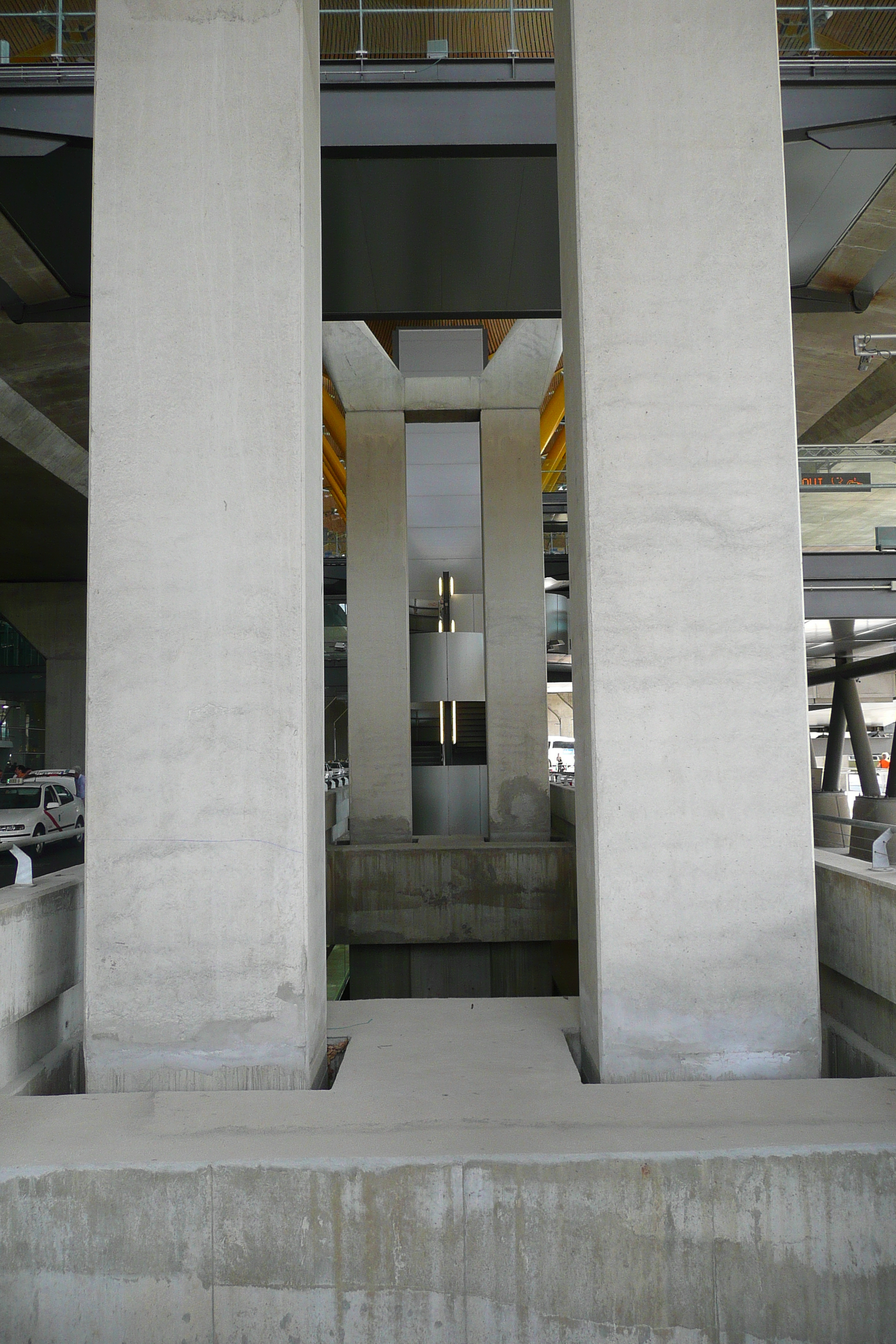 รูปถ่าย สเปน(Spain) มาดริค(Madrid) ท่าอากาศยานบาราคัส(Barajas Airport) 2007-09 6