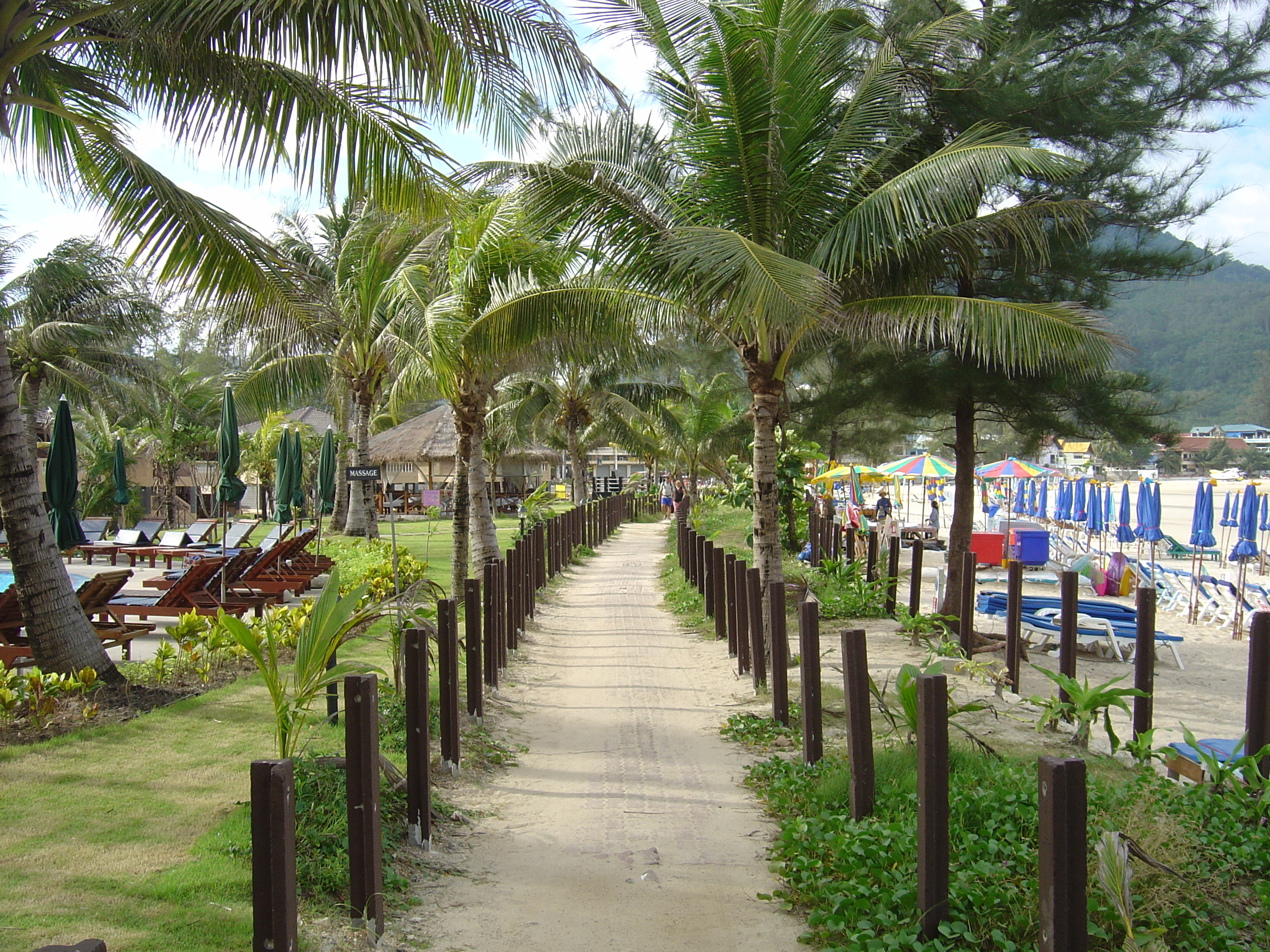 รูปถ่าย ไทย(Thailand) ภูเก็ต(Phuket) หาดกมลา(Kamala Beach) 2005-12 46