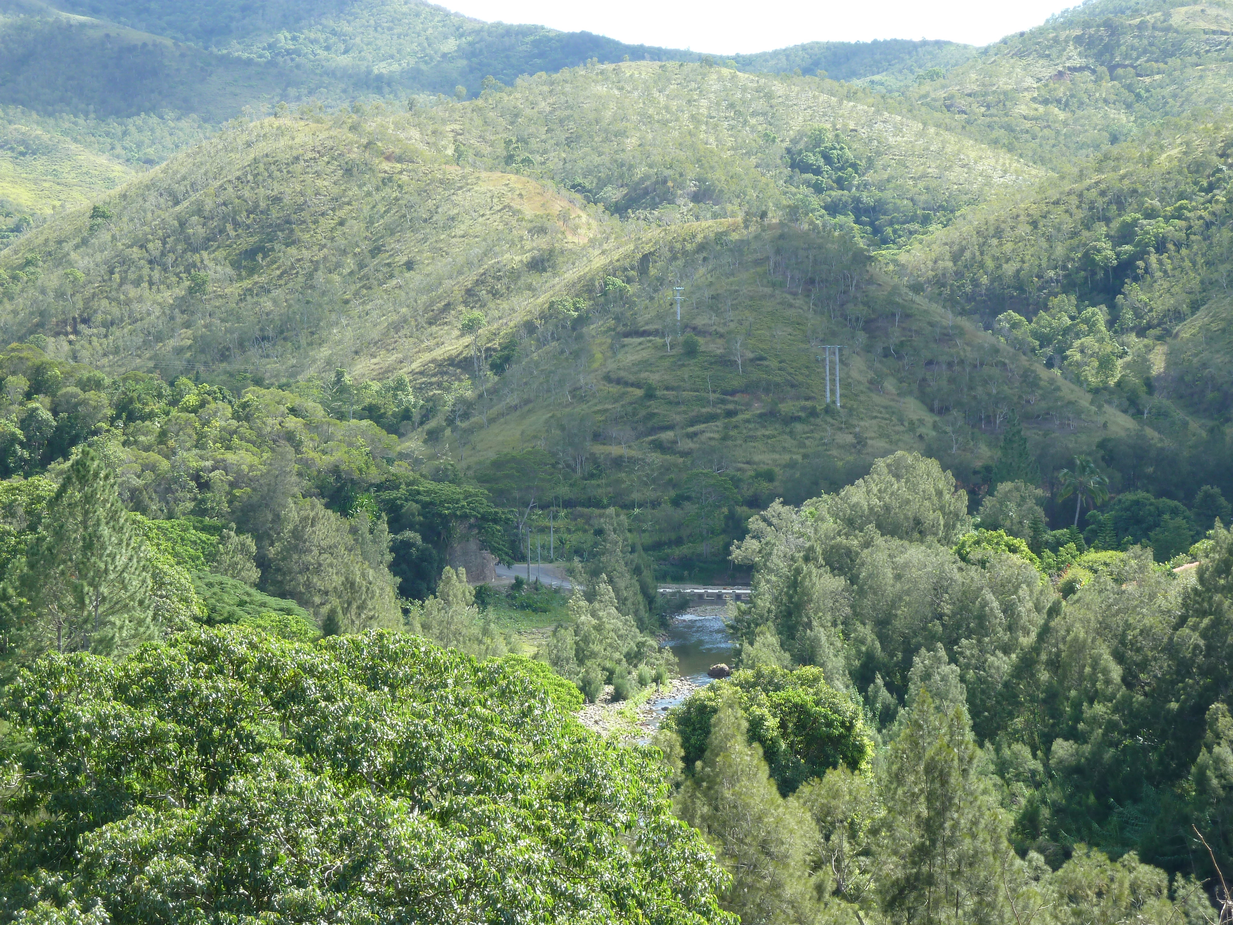 รูปถ่าย นิวแคลิโดเนีย(New Caledonia) ถนนจากตงตูตาไปทีโอ(Tontouta to Thio road) 2010-05 30
