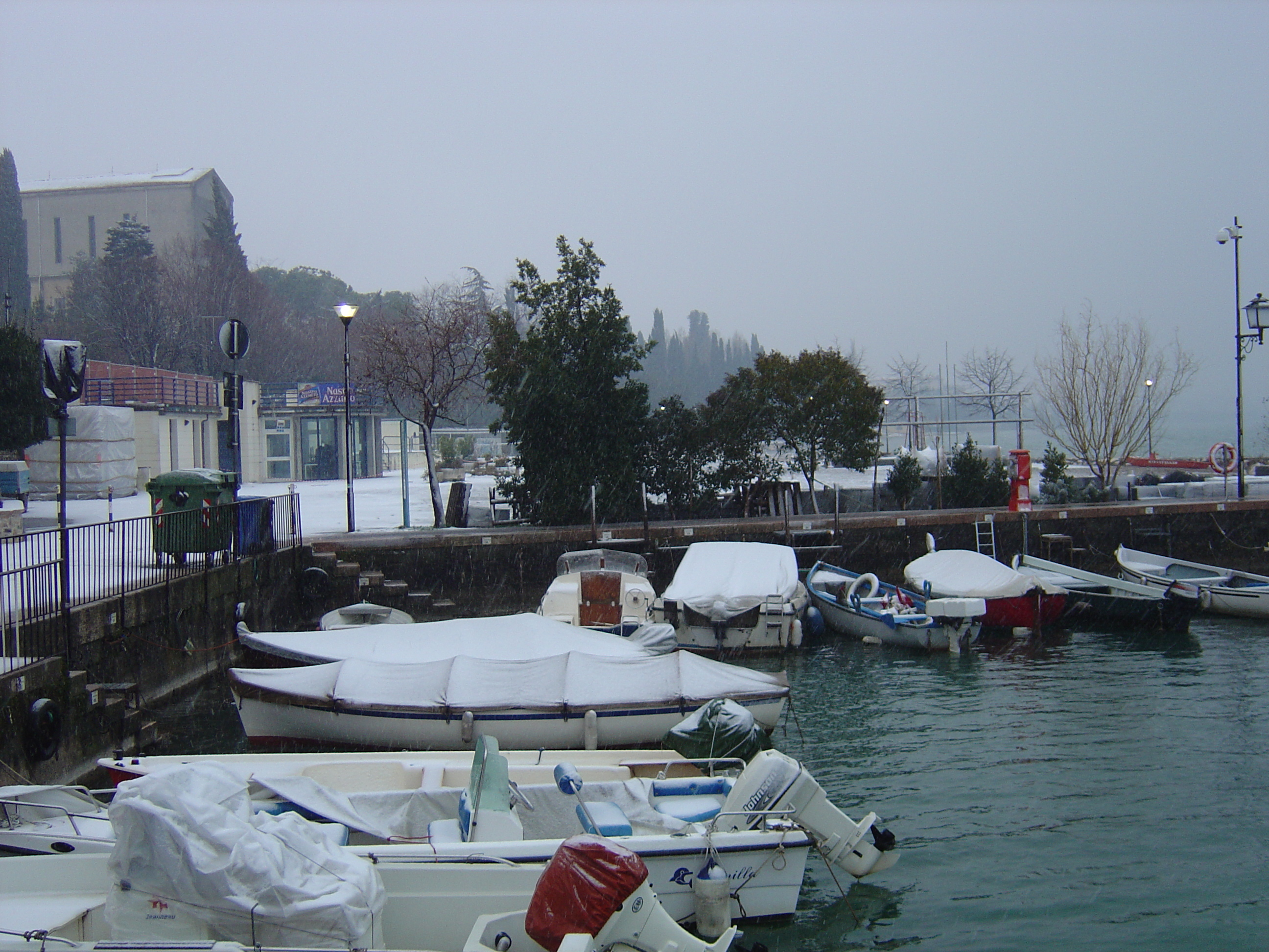 รูปถ่าย อิตาลี(Italy) เดเซนซาโนเดลการ์ดา(Desenzano del Garda) 2005-03 3