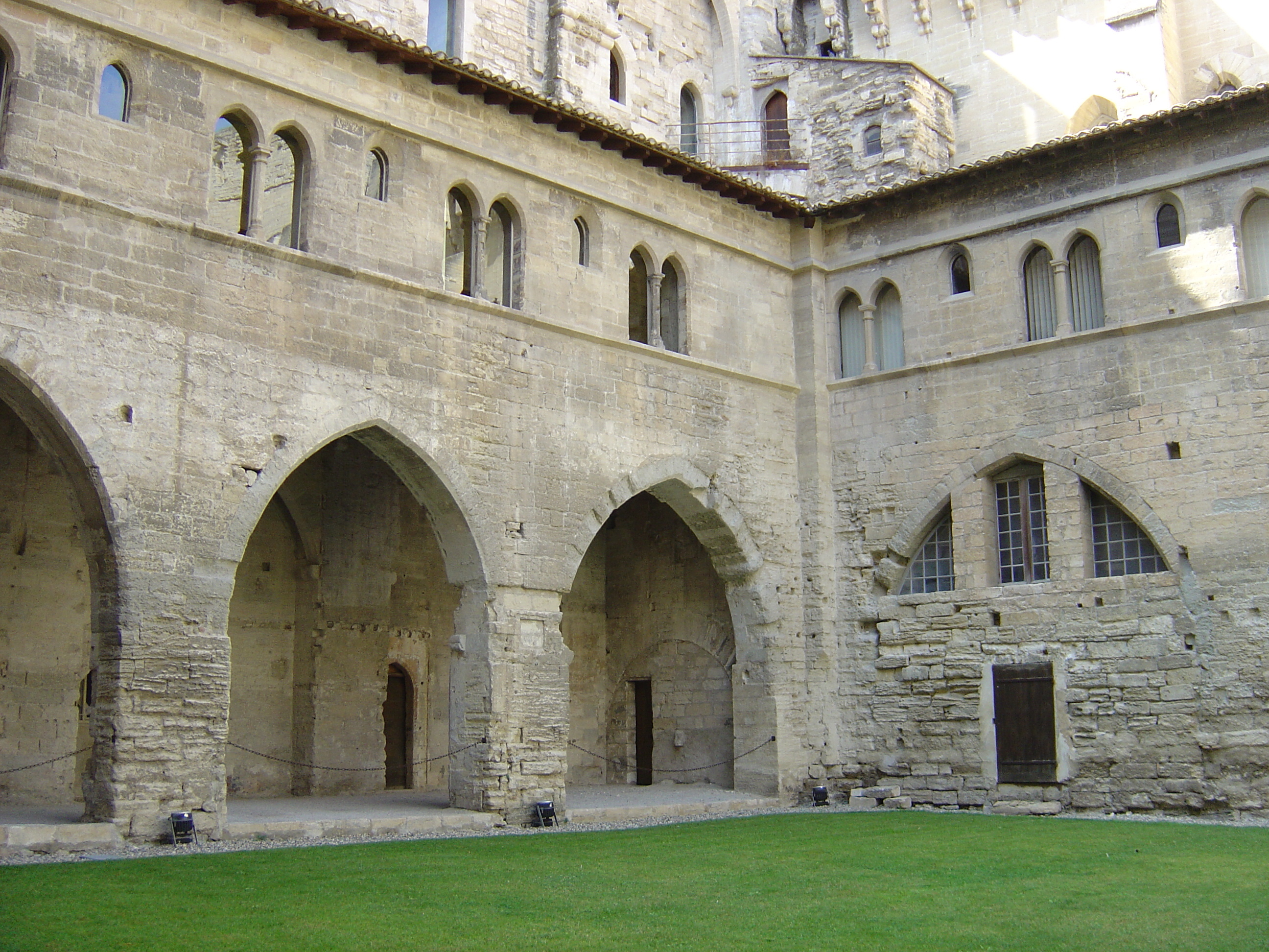 รูปถ่าย ฝรั่งเศส(France) อาวิกนีอง(Avignon) 2004-08 17