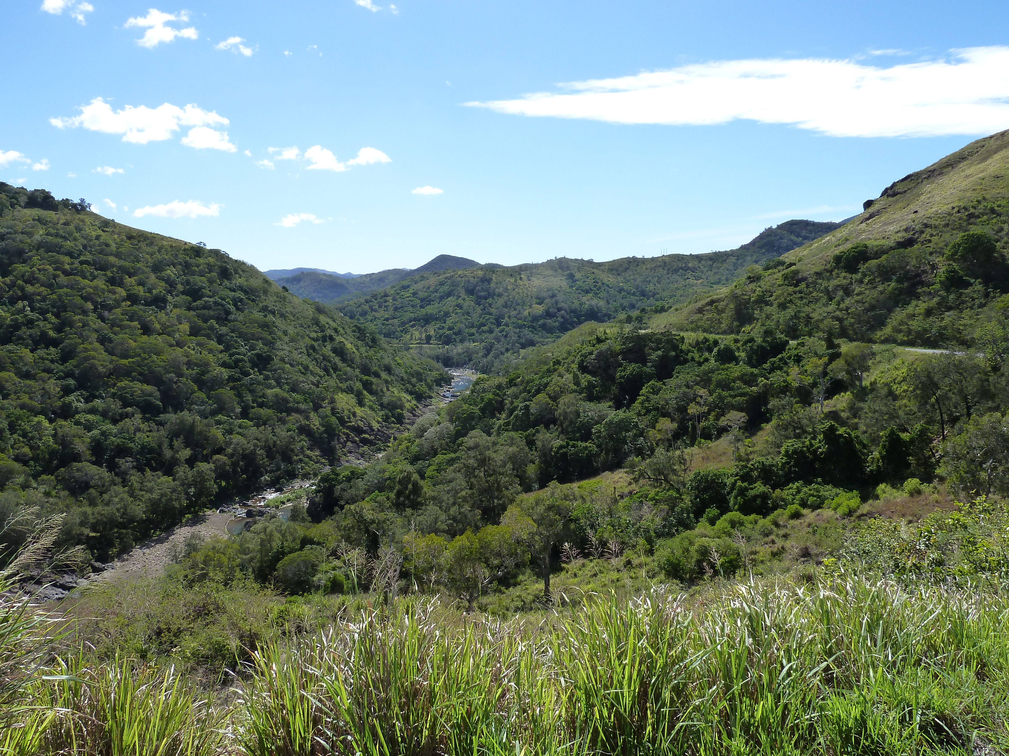 รูปถ่าย นิวแคลิโดเนีย(New Caledonia) ถนนจากตงตูตาไปทีโอ(Tontouta to Thio road) 2010-05 134