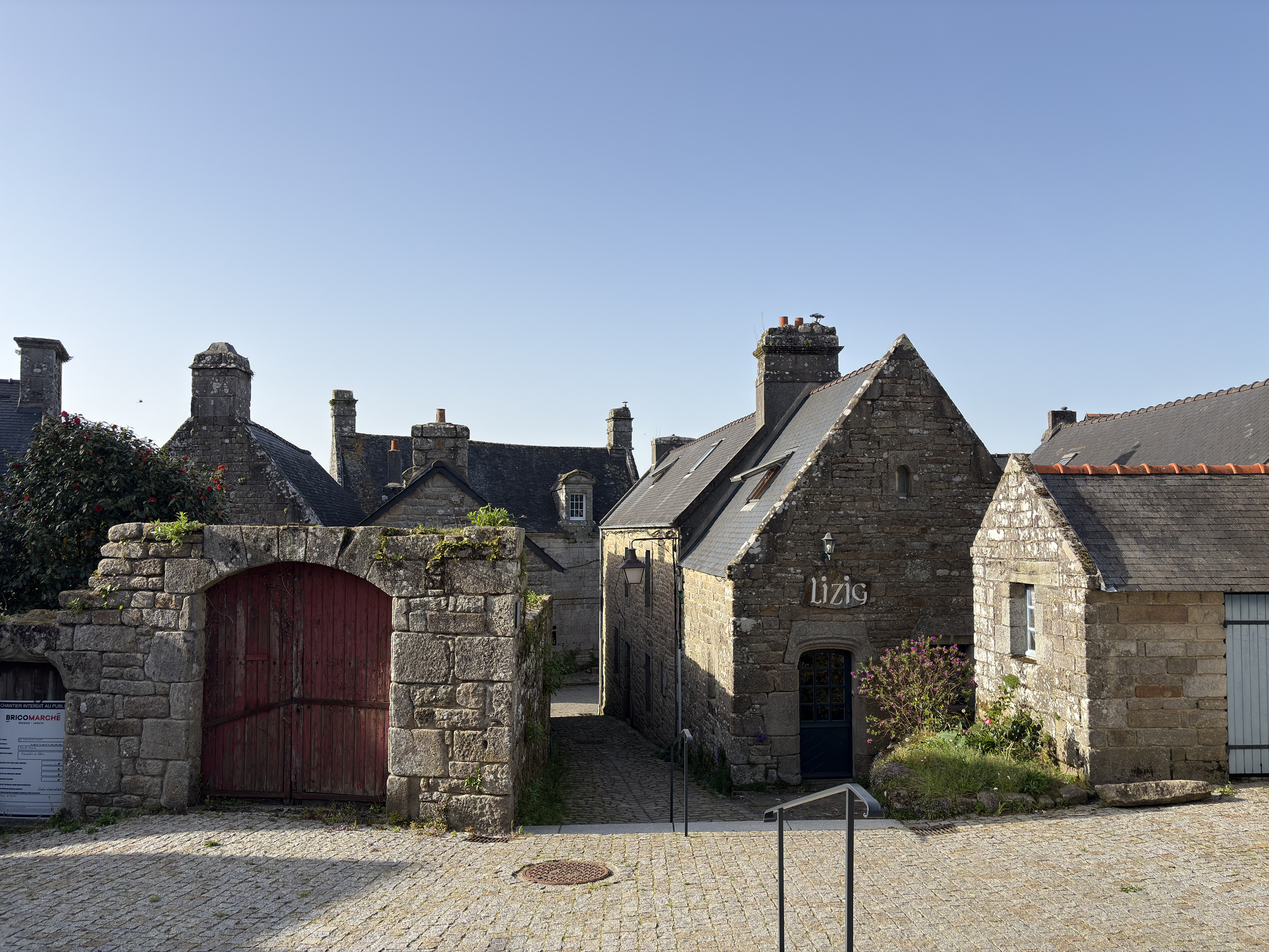 รูปถ่าย ฝรั่งเศส(France) ล็อกโรน็อง(Locronan) 2026-04 143