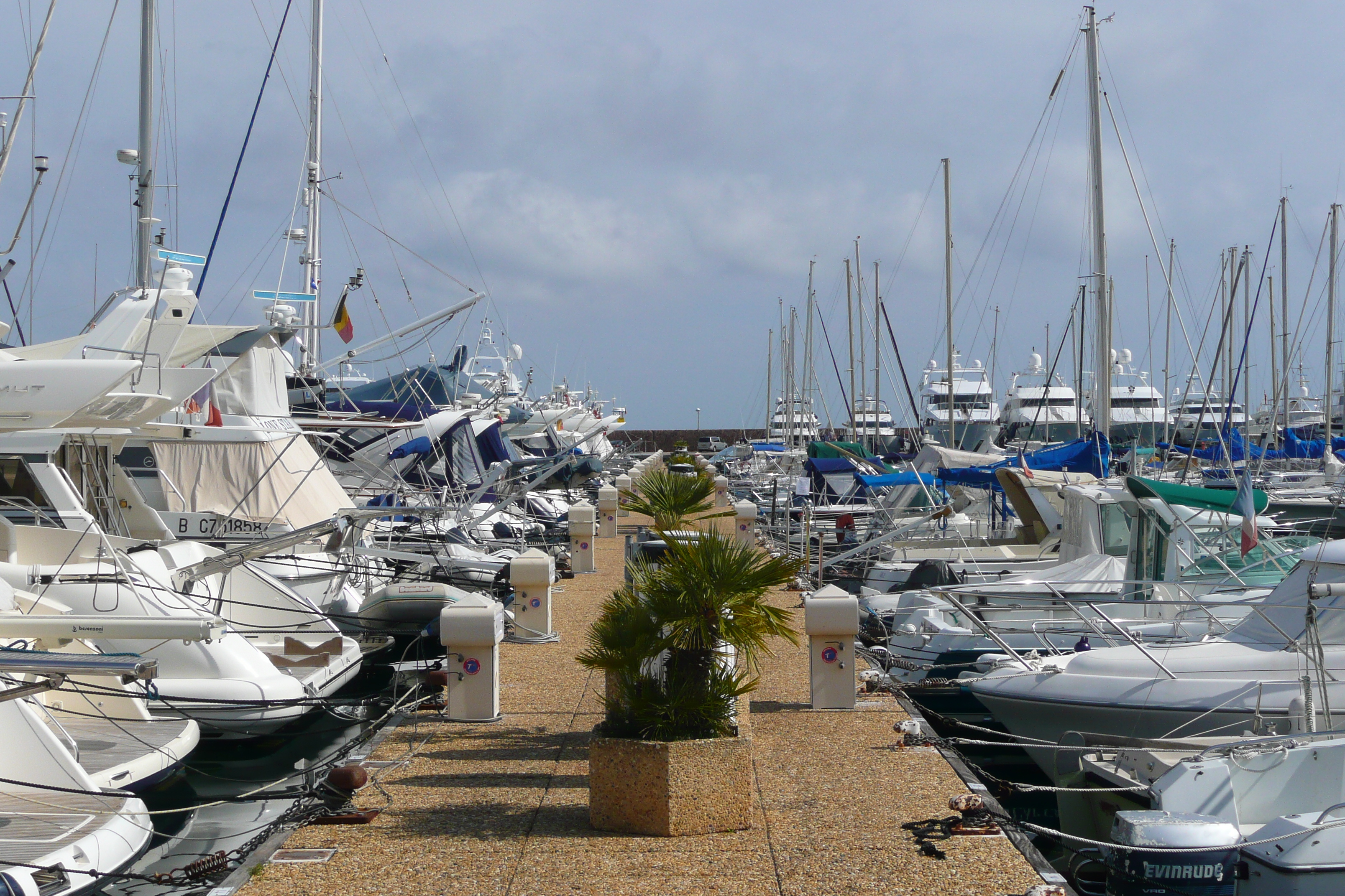 รูปถ่าย ฝรั่งเศส(France) ลานาปูล(La Napoule) ท่าเรือลานาปูล(Port La Napoule) 2008-03 53