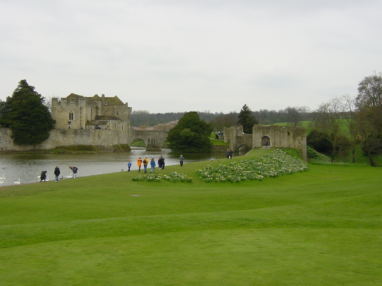 รูปถ่าย อังกฤษ(United Kingdom) ปราสาทลีดส์(Leeds castle) 2001-04 29