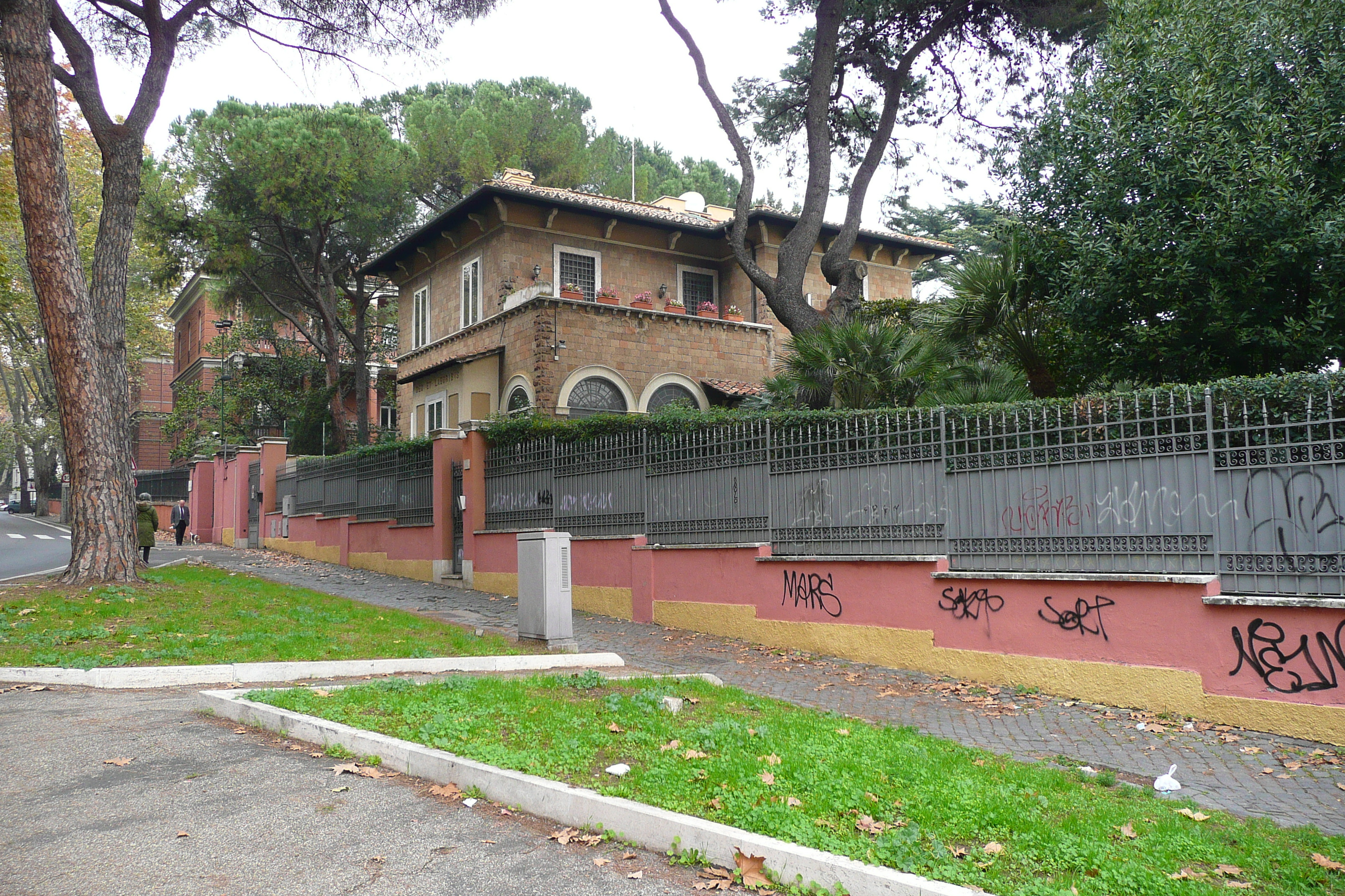 รูปถ่าย อิตาลี(Italy) โรม(Rome) ถนนกลอรีโอโซ(Viale Glorioso) 2007-11 20