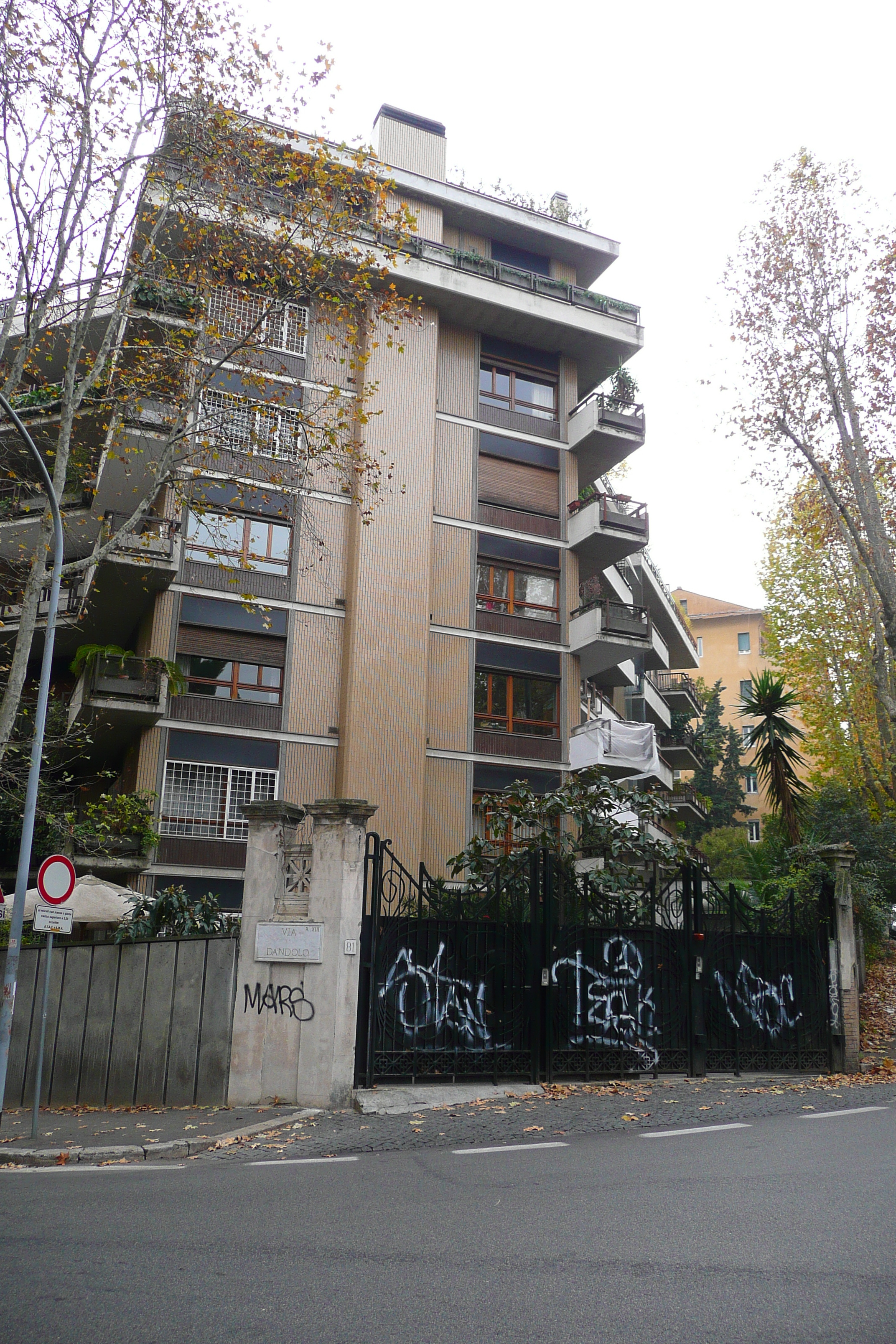 รูปถ่าย อิตาลี(Italy) โรม(Rome) ถนนกลอรีโอโซ(Viale Glorioso) 2007-11 19