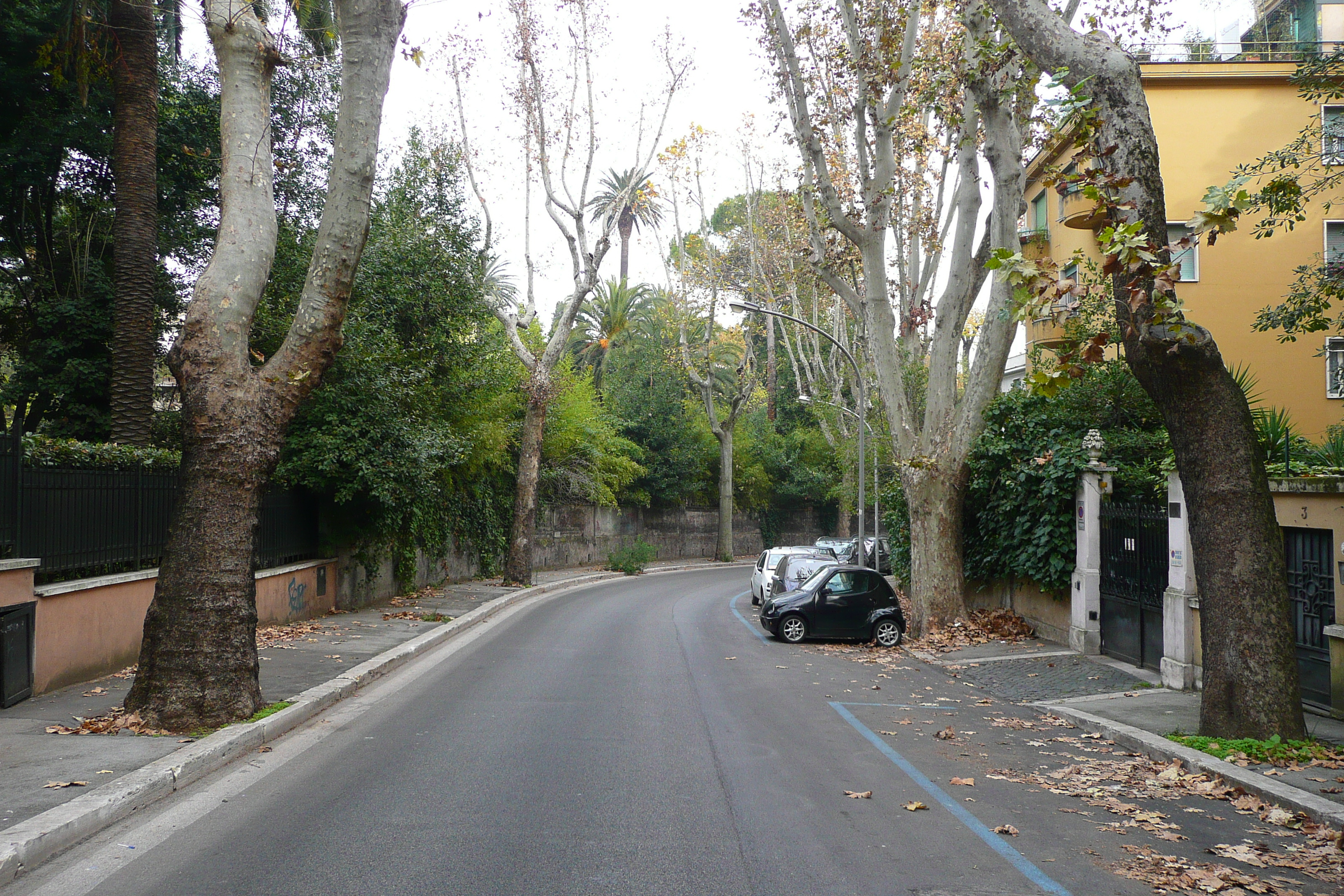 รูปถ่าย อิตาลี(Italy) โรม(Rome) ถนนเตรนตาอาปรีเล(Viale Trenta Aprile) 2007-11 11