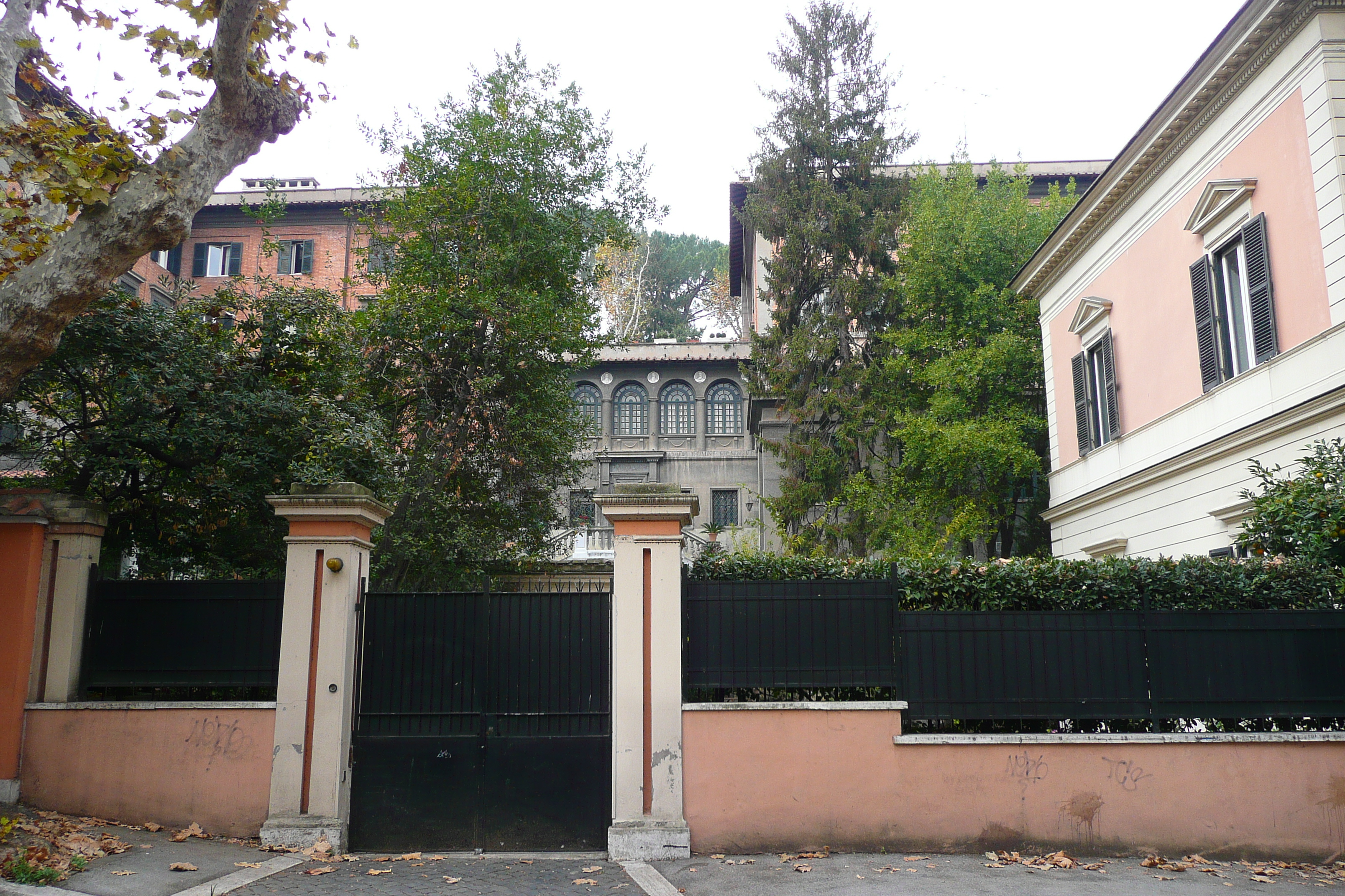 รูปถ่าย อิตาลี(Italy) โรม(Rome) ถนนเตรนตาอาปรีเล(Viale Trenta Aprile) 2007-11 10