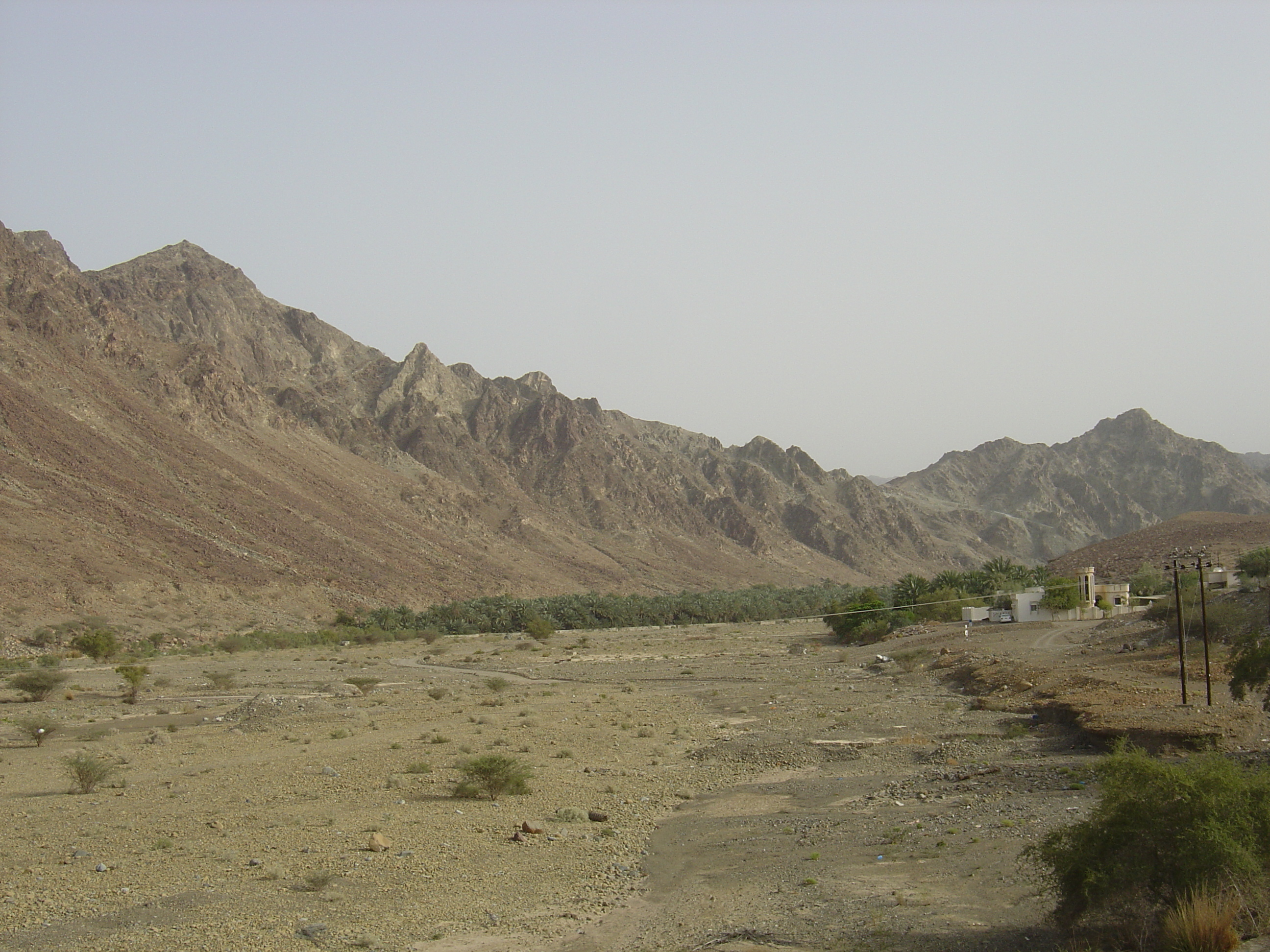 รูปถ่าย โอมาน(Oman) จากบูไรมิไปถนนโซฮาร์(Buraimi to Sohar road) 2005-03 30