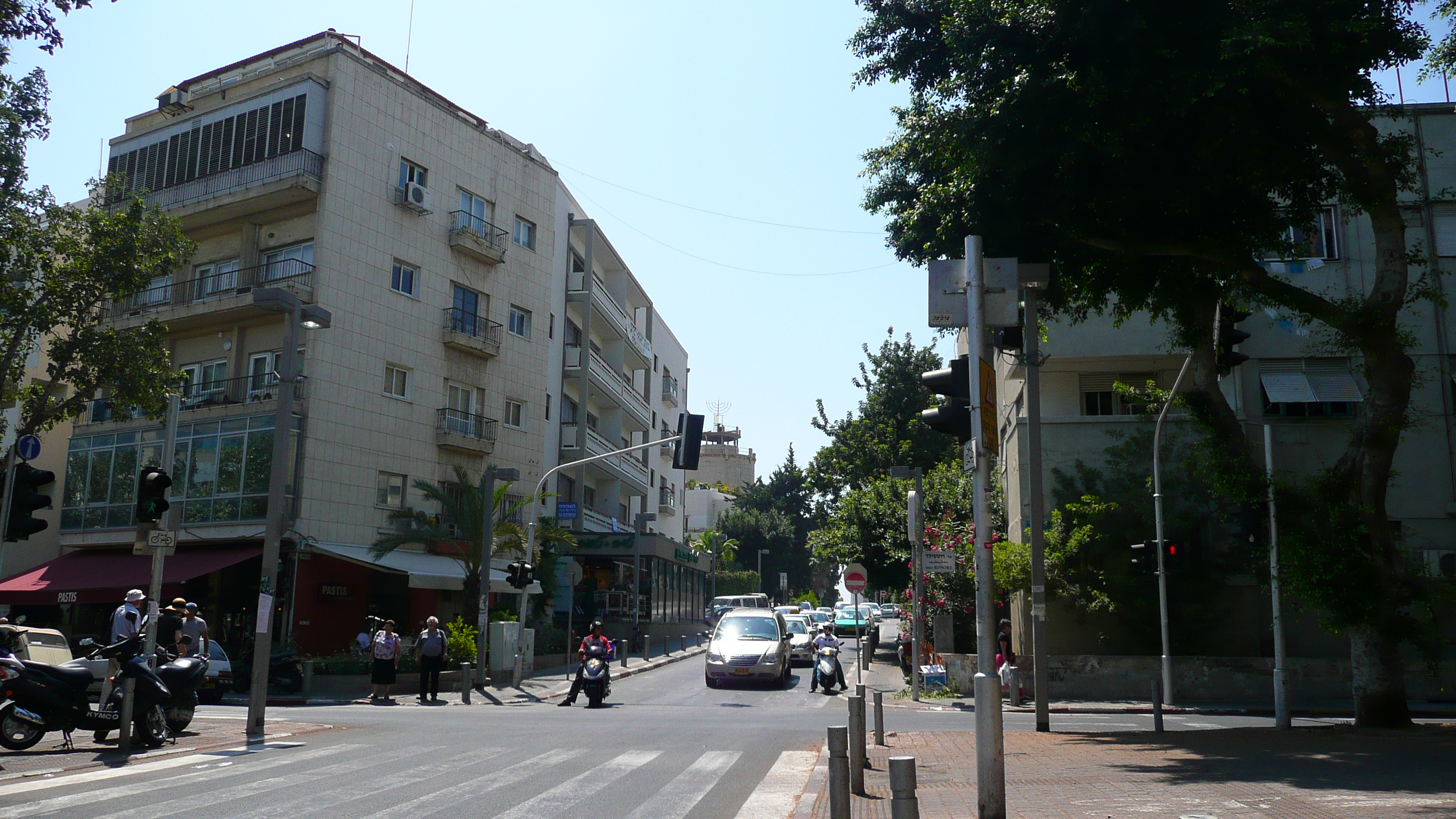 รูปถ่าย อิสราเอล(Israel) เทลอาวีฟ(Tel Aviv) ถนนรอธส์ไชลด์(Rothschild Street) 2007-06 10