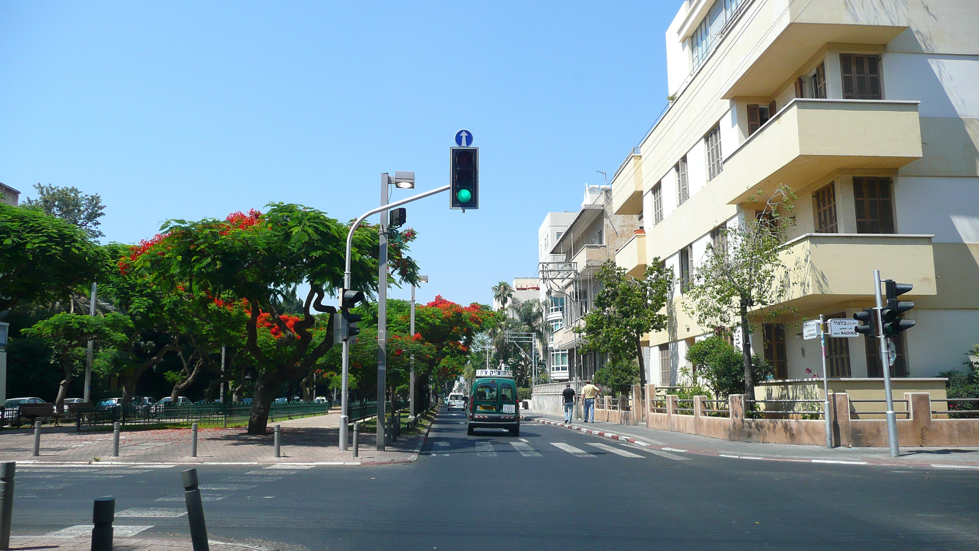 รูปถ่าย อิสราเอล(Israel) เทลอาวีฟ(Tel Aviv) ถนนรอธส์ไชลด์(Rothschild Street) 2007-06 16