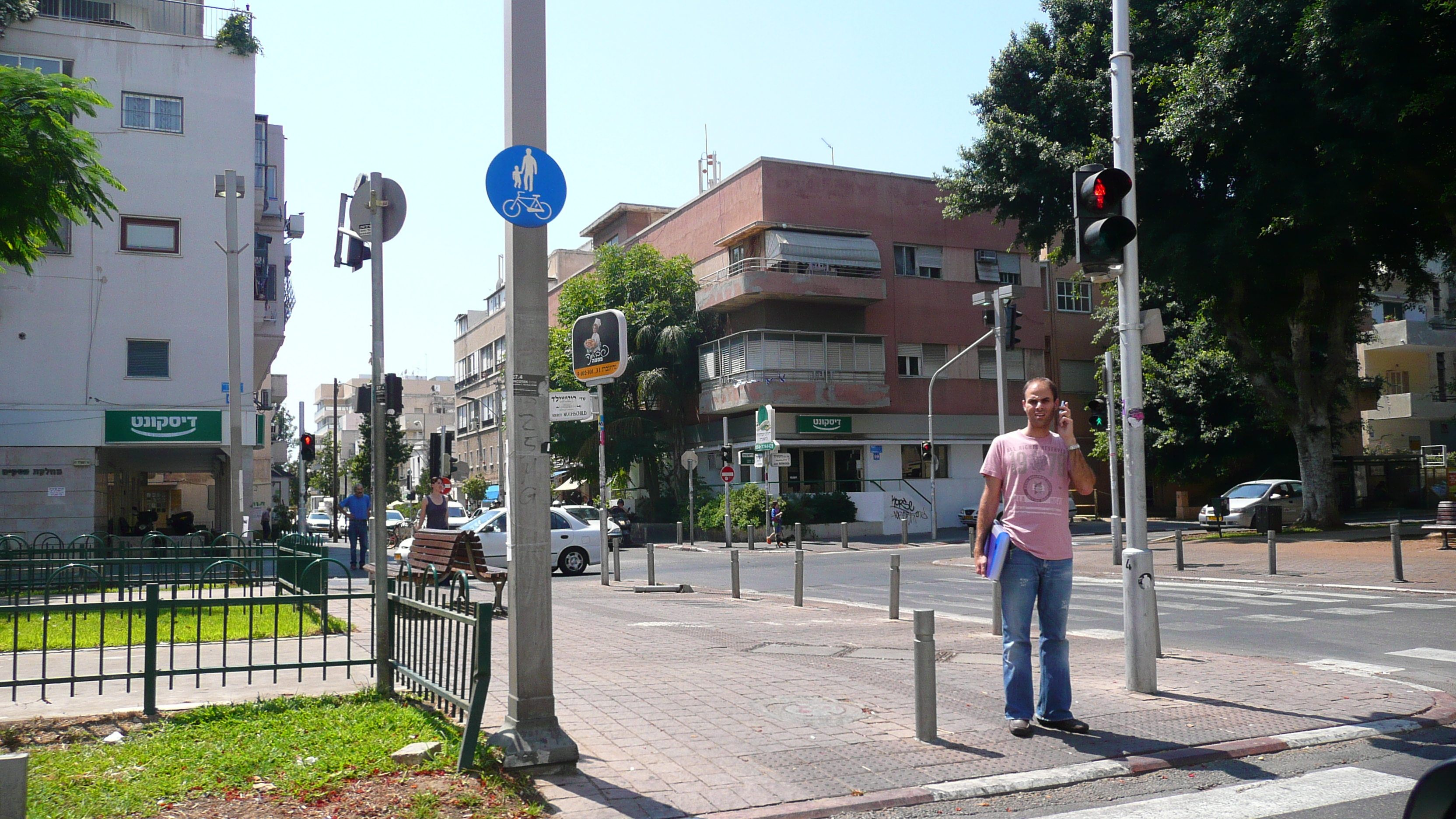 รูปถ่าย อิสราเอล(Israel) เทลอาวีฟ(Tel Aviv) ถนนรอธส์ไชลด์(Rothschild Street) 2007-06 29