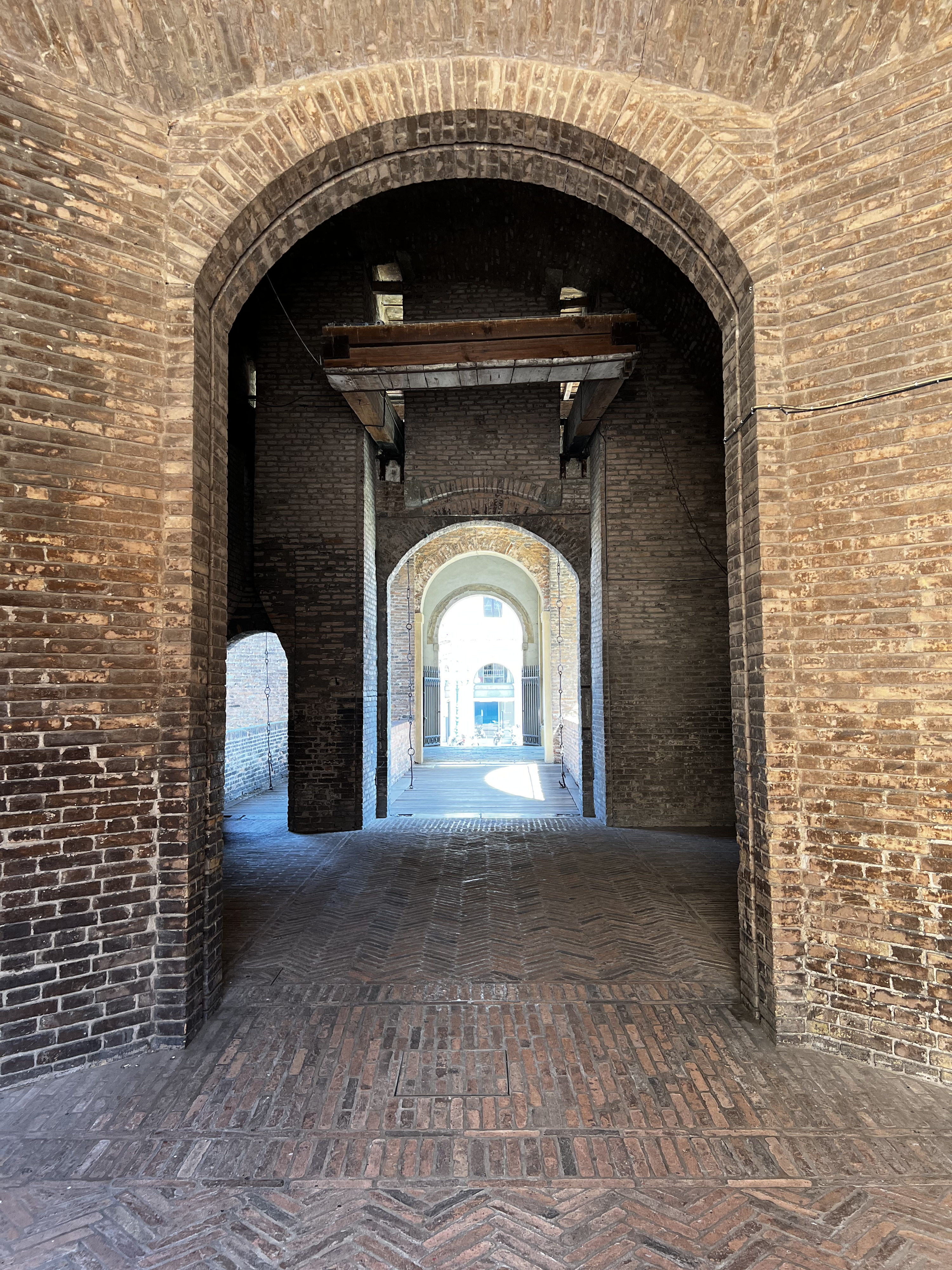 รูปถ่าย อิตาลี(Italy) แฟร์รารา(Ferrara) 2022-05 12