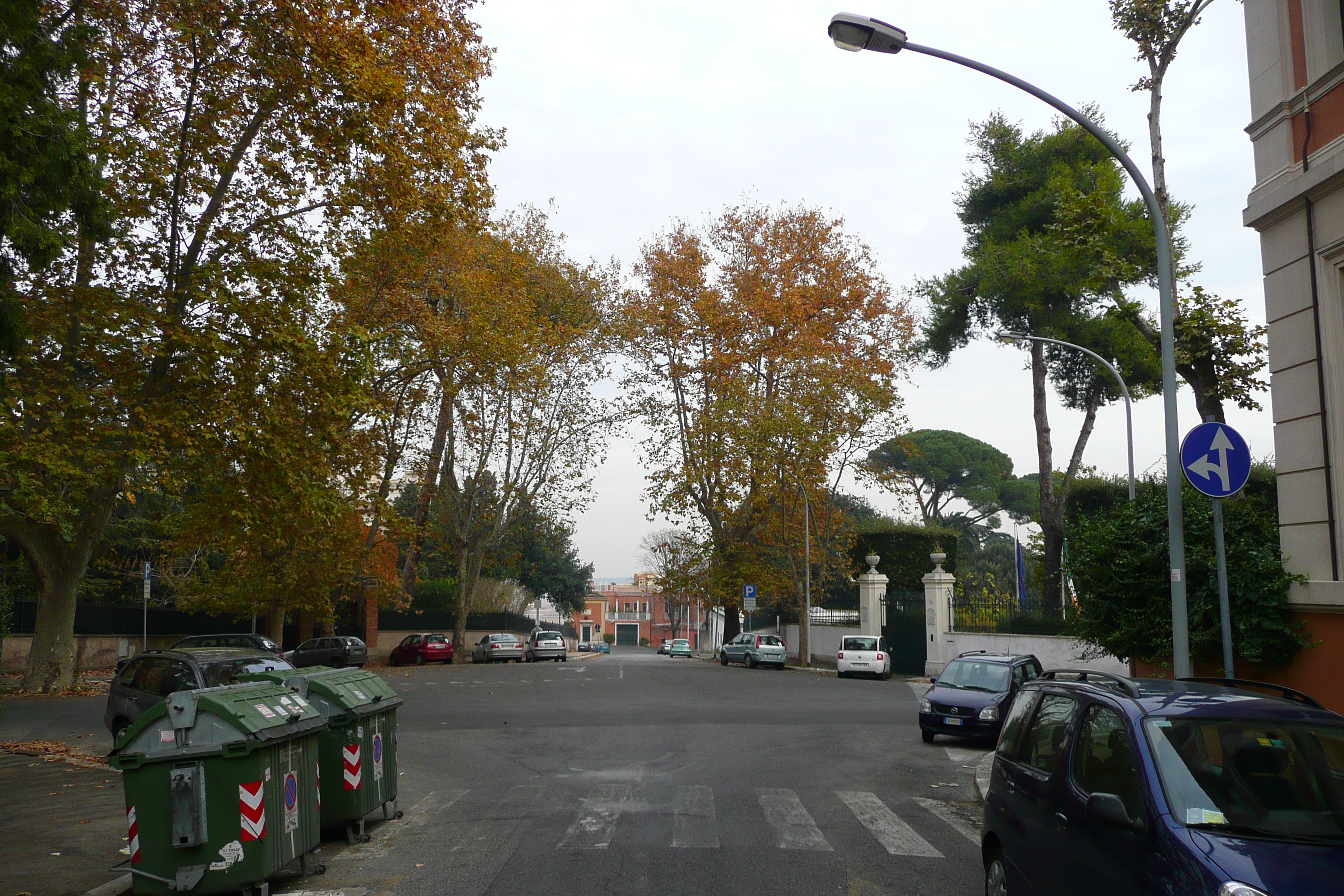 รูปถ่าย อิตาลี(Italy) โรม(Rome) ถนนจาโกโมเมดีชี(Via Giacomo Medici) 2007-11 0