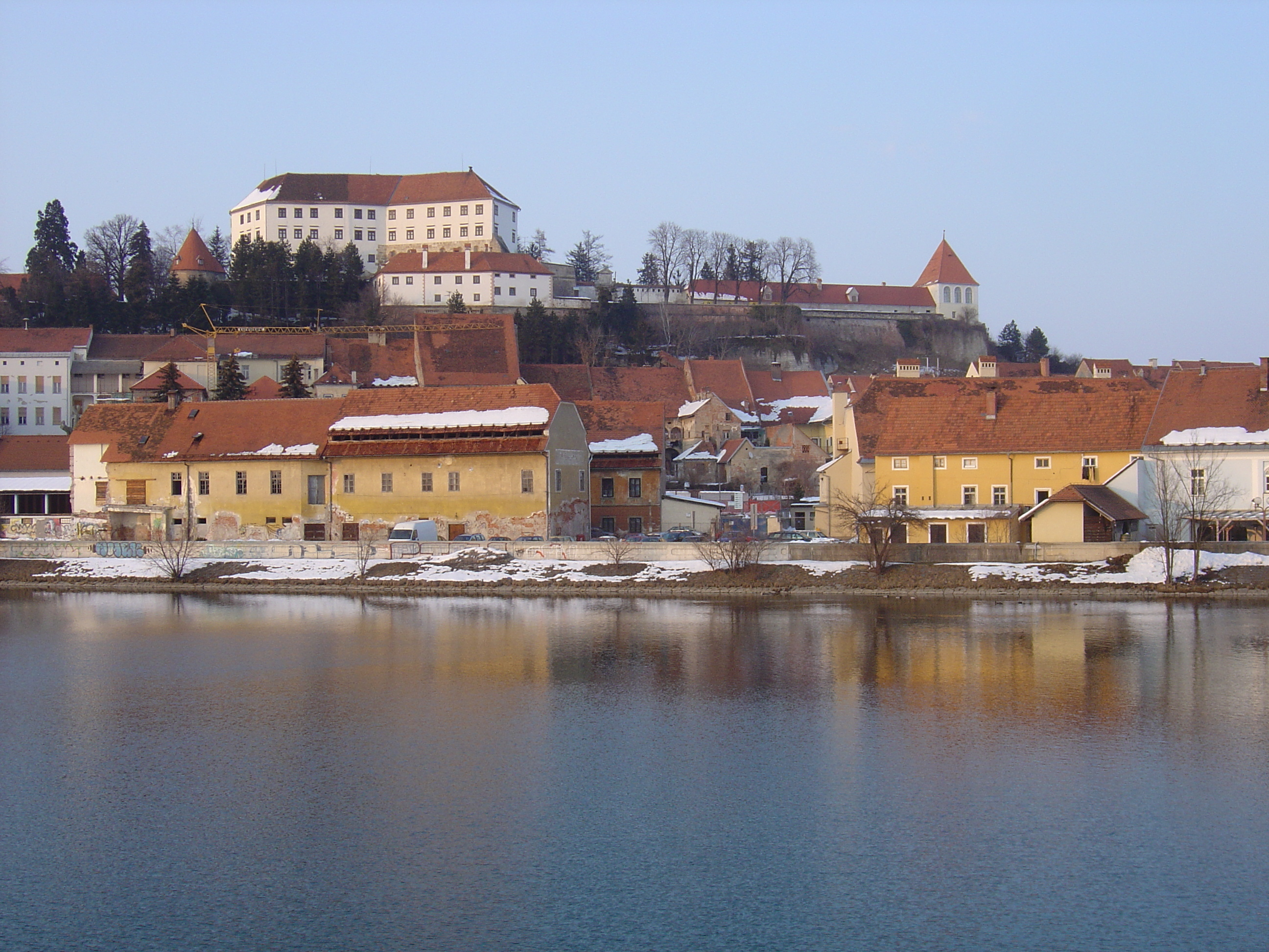 รูปถ่าย สโลวีเนีย(Slovenia) พีทูจ(Ptuj) 2005-03 6