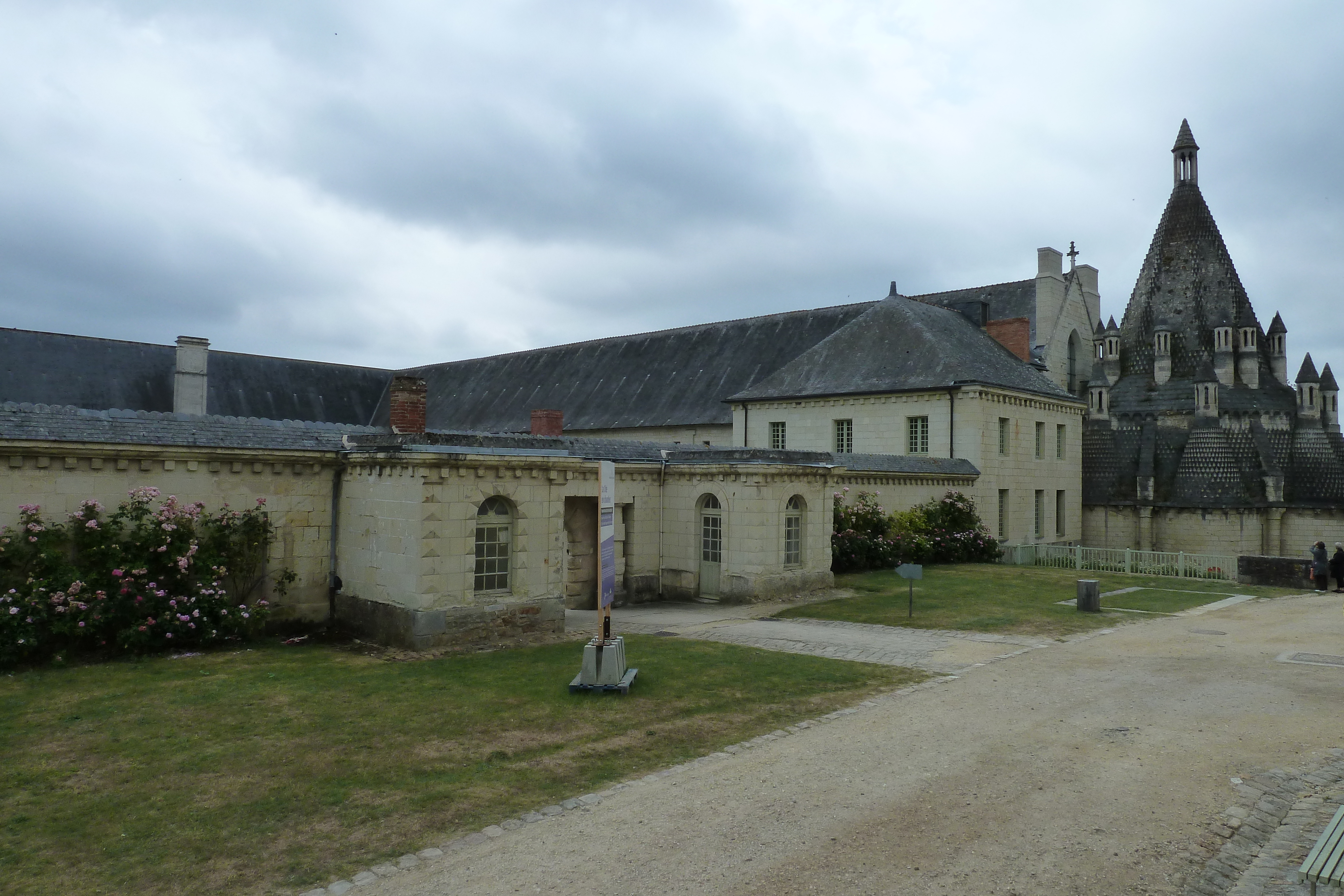 รูปถ่าย ฝรั่งเศส(France) ฟงเตอโวร์(Fontevraud) 2011-05 41