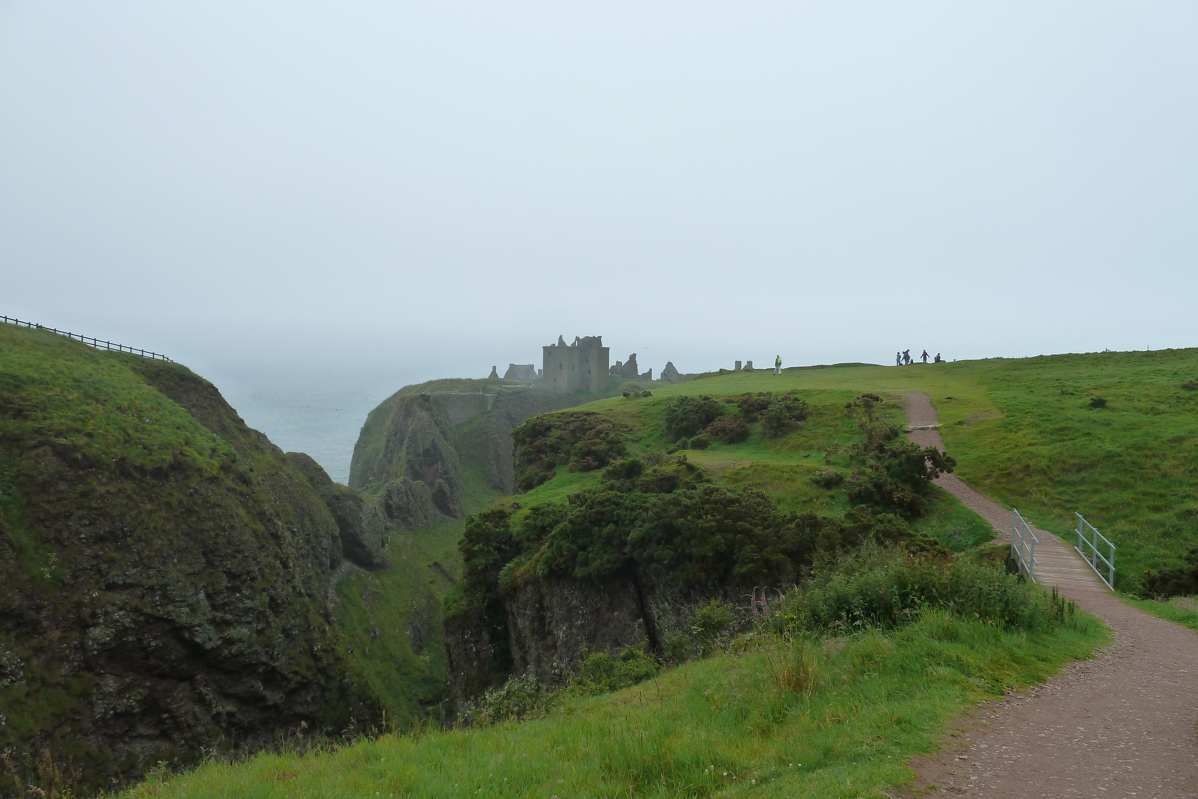 รูปถ่าย อังกฤษ(United Kingdom) สกอตแลนด์(Scotland) ปราสาทดันนอตตาร์(Dunnottar Castle) 2011-07 3