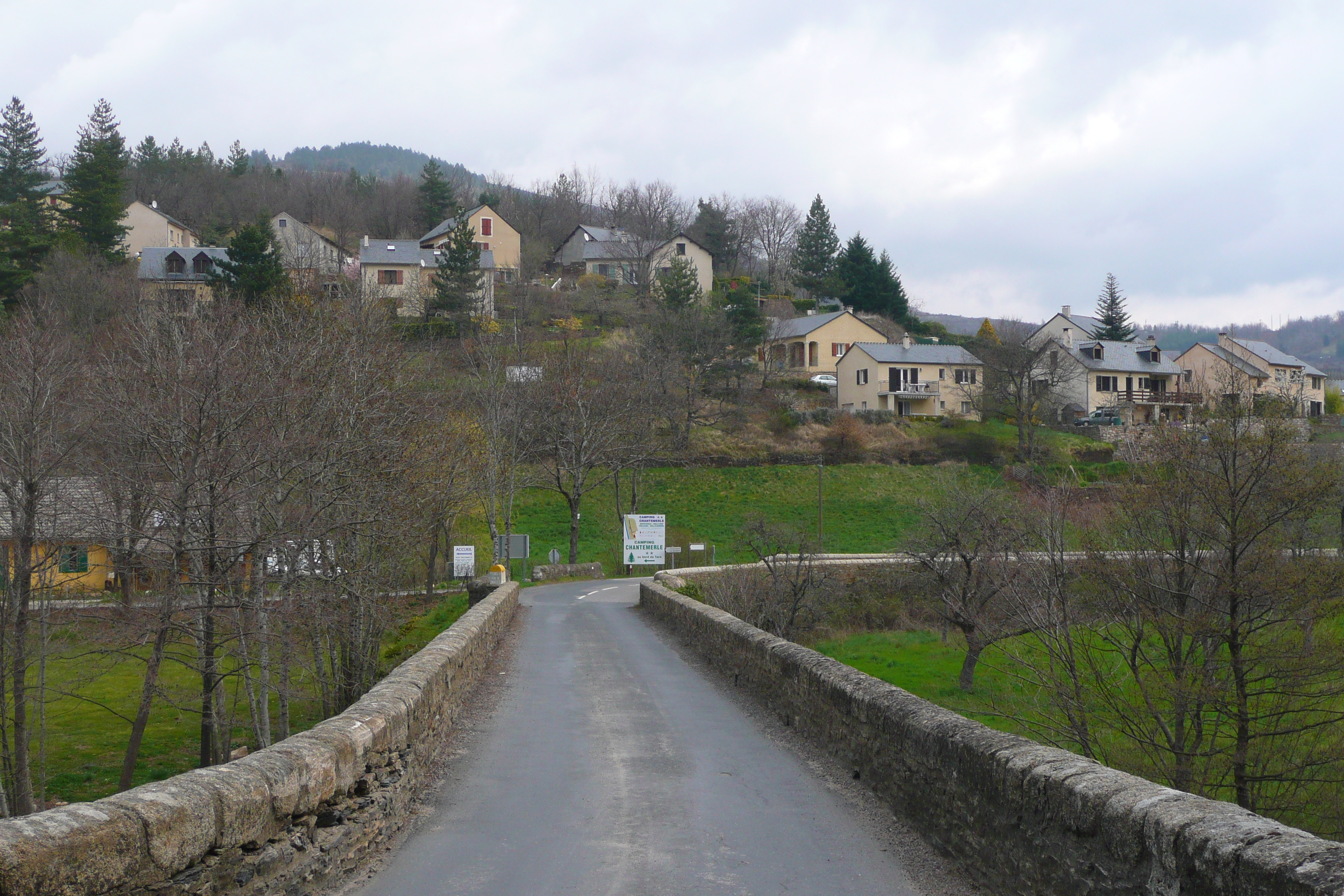 รูปถ่าย ฝรั่งเศส(France) เทือกเขาเซแวน(Cevennes Mountains) ถนนจากโกกูแรสไปฟลอรัก(Cocures to Florac road) 2008-04 33