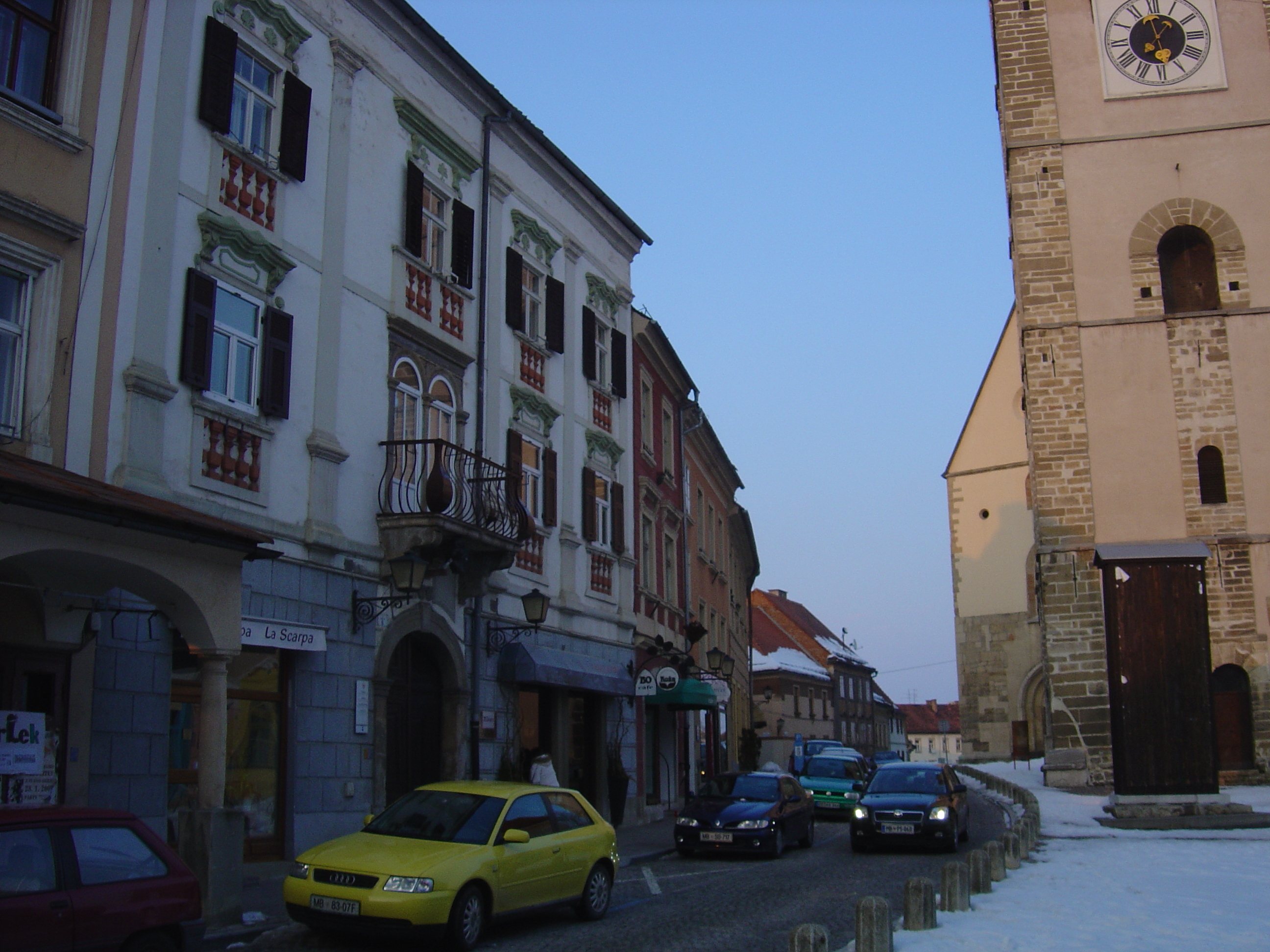 รูปถ่าย สโลวีเนีย(Slovenia) พีทูจ(Ptuj) 2005-03 20