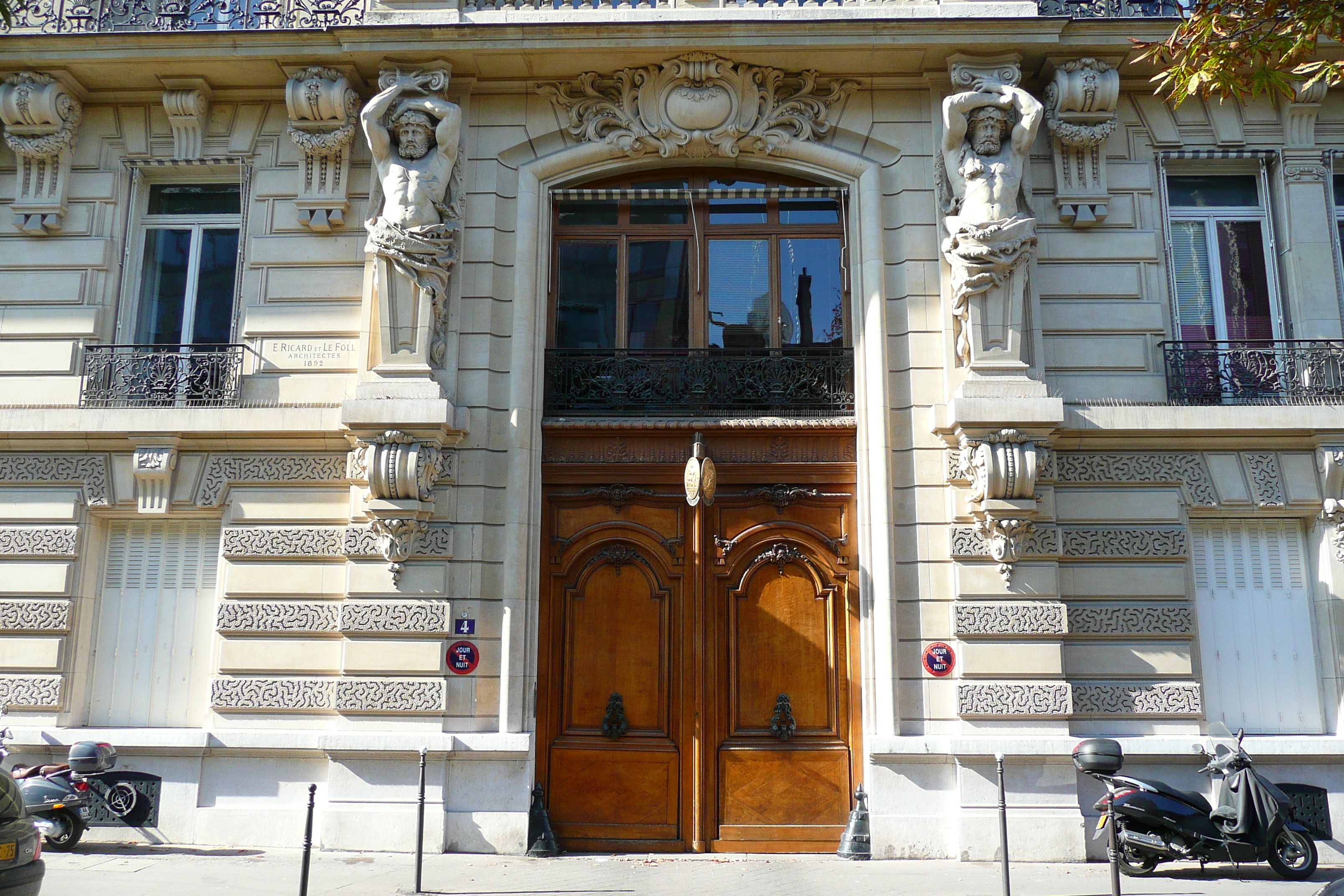 รูปถ่าย ฝรั่งเศส(France) ปารีส(Paris) ถนนโอช(Avenue Hoche) 2007-09 17