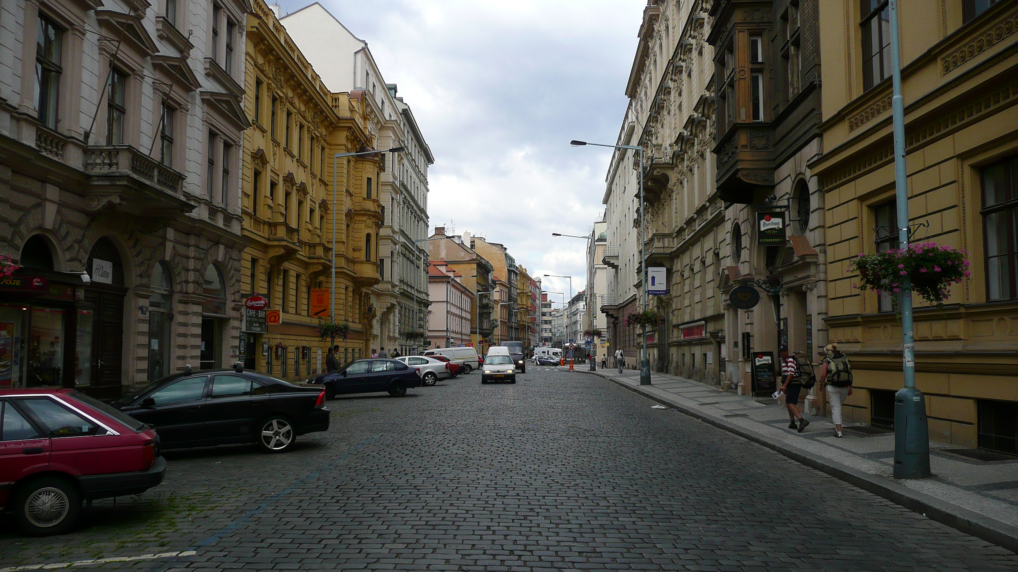 รูปถ่าย สาธารณรัฐเช็ก(Czech Republic) ปราก(Prague) ออปเลตาโลวา(Opletalova) 2007-07 10