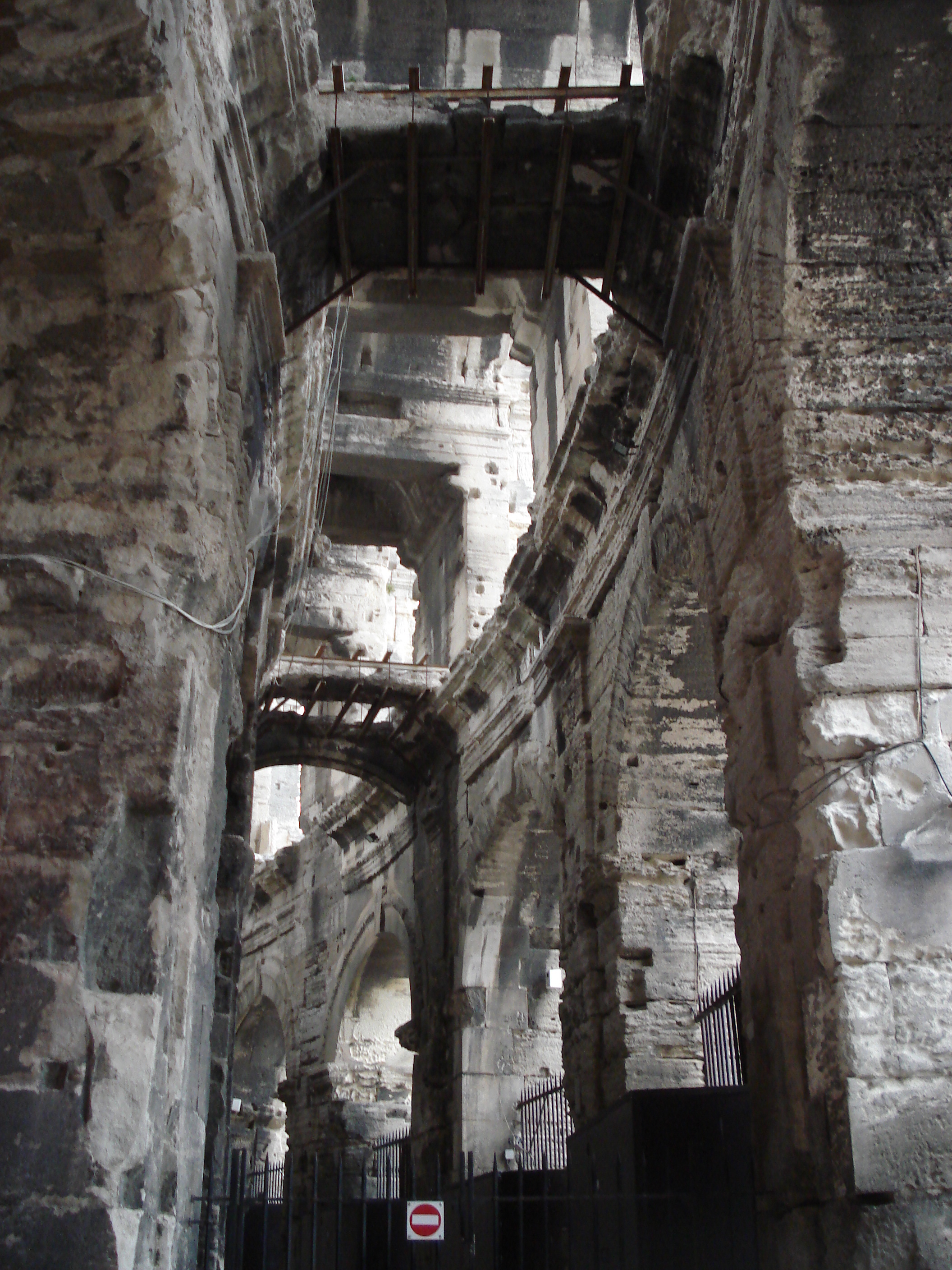 รูปถ่าย ฝรั่งเศส(France) อาร์เลอ(Arles) 2006-06 9