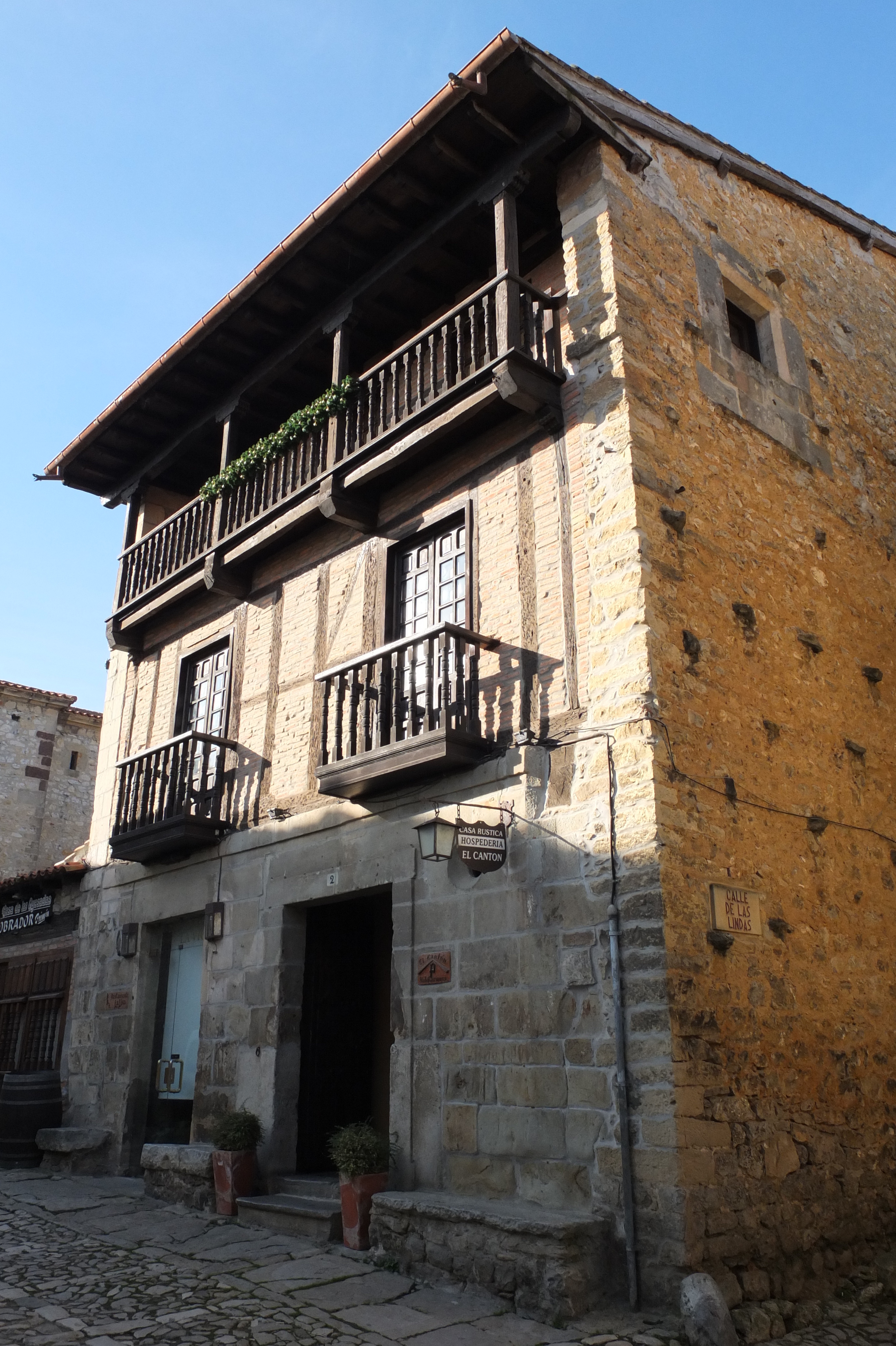 รูปถ่าย สเปน(Spain) ซันตีญานาเดลมาร์(Santillana del Mar) 2013-01 57