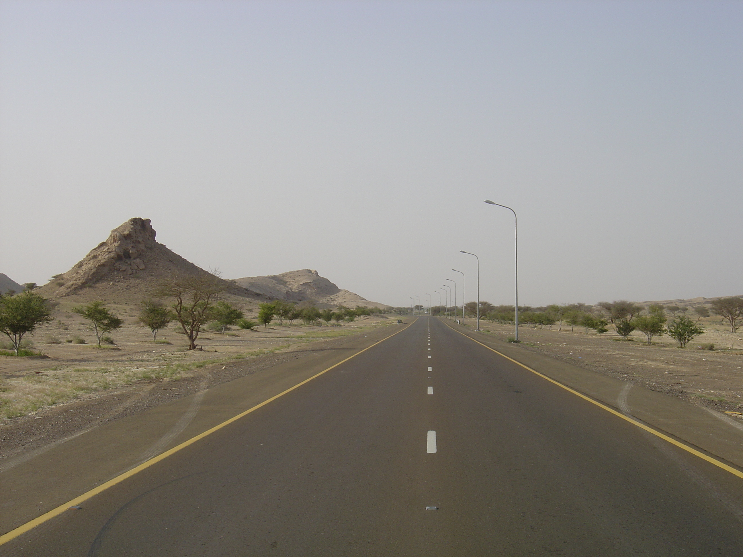 รูปถ่าย โอมาน(Oman) จากบูไมิไปถนนมาฮาดา(Buraimi to Mahada road) 2005-03 14