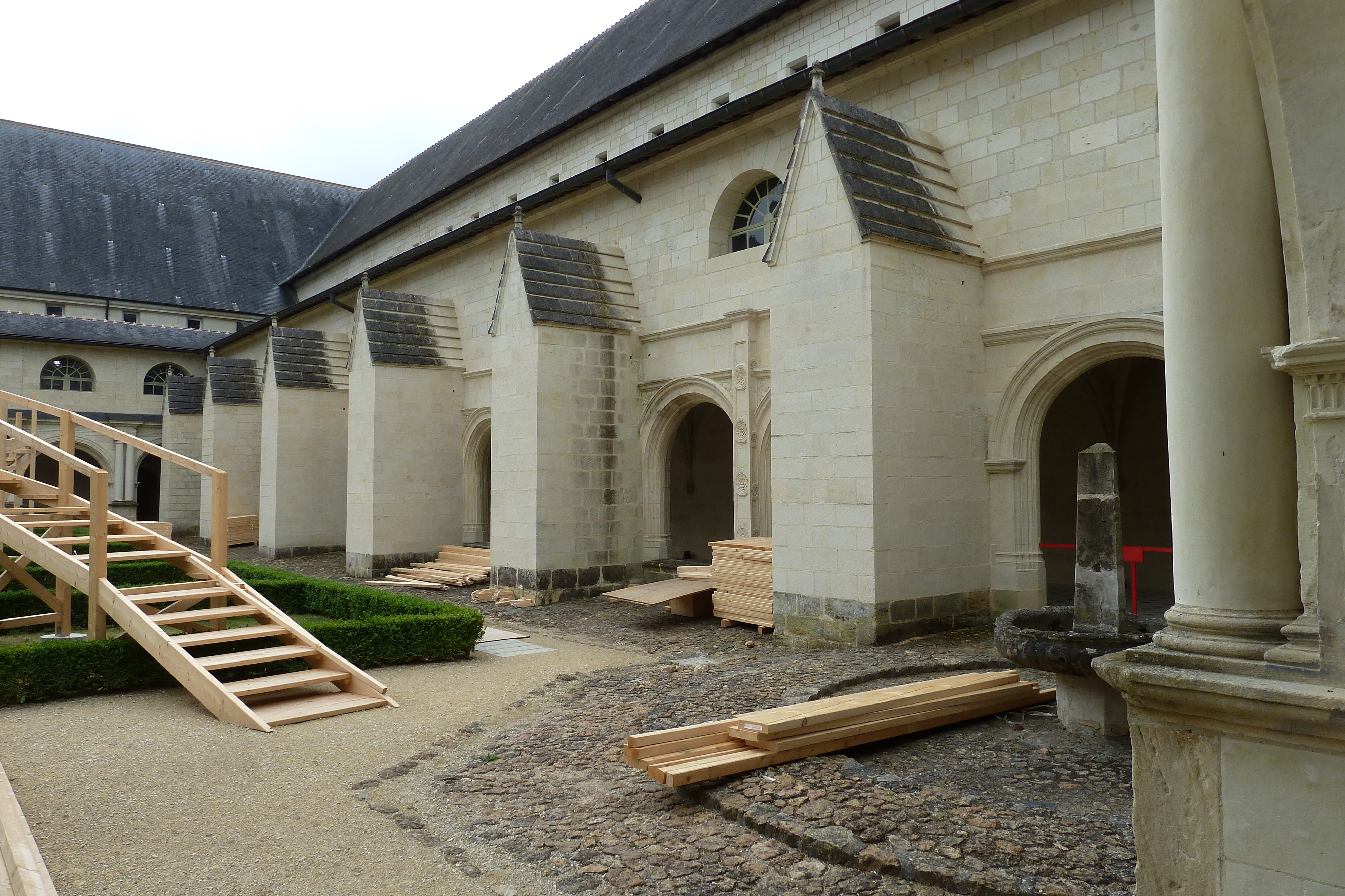 รูปถ่าย ฝรั่งเศส(France) ฟงเตอโวร์(Fontevraud) 2011-05 39