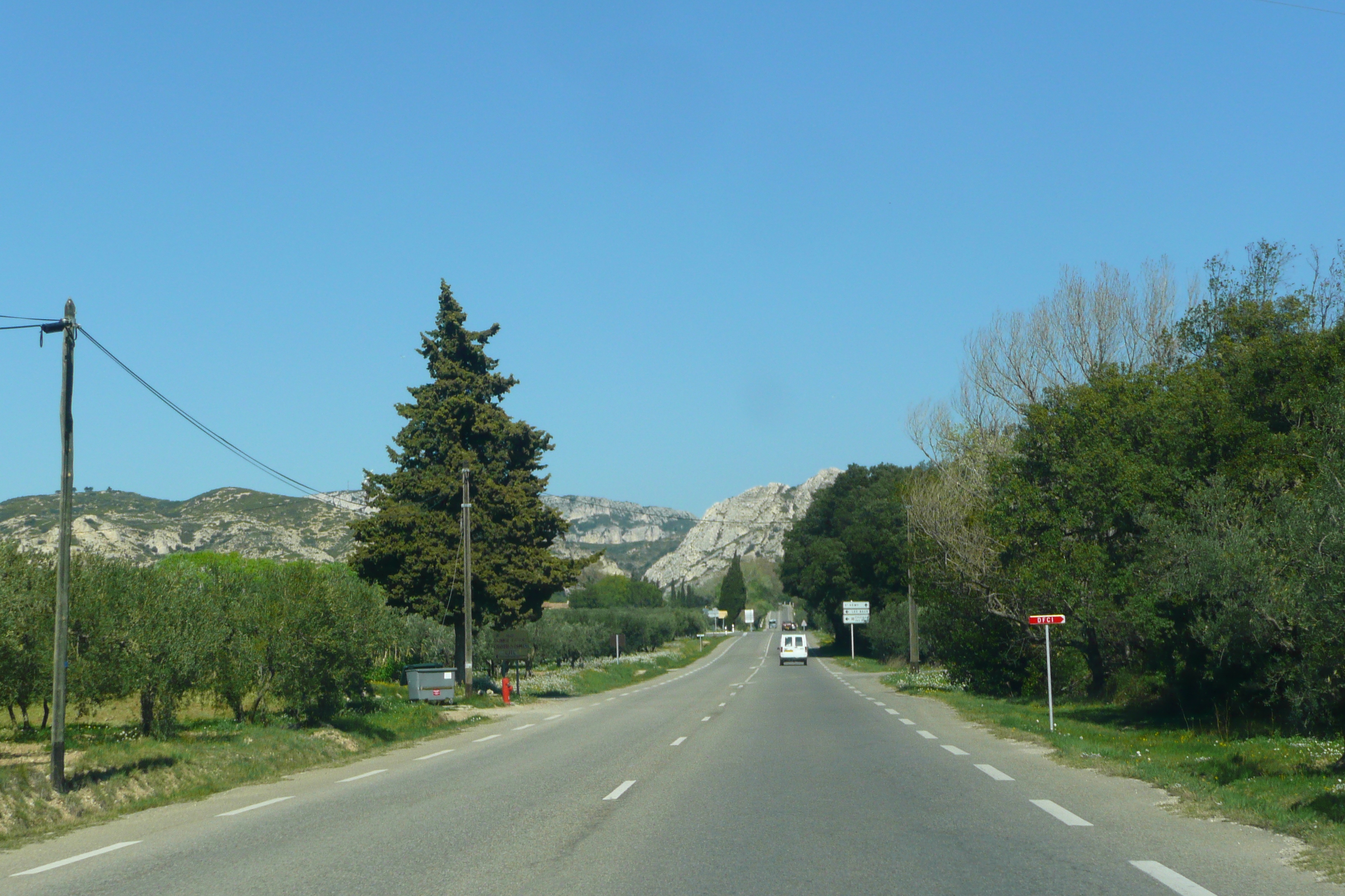 รูปถ่าย ฝรั่งเศส(France) โพรว็องส์(Provence) ถนนจากมูรีแยสไปโบเดอโพรว็องส์(Mouries to Baux de Provence road) 2008-04 1