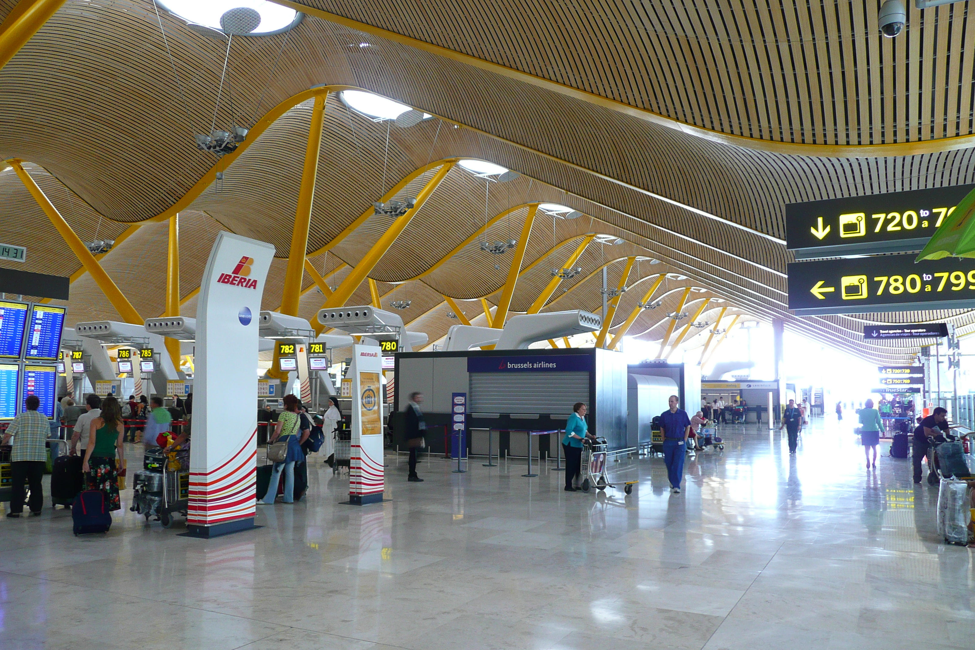 รูปถ่าย สเปน(Spain) มาดริค(Madrid) ท่าอากาศยานบาราคัส(Barajas Airport) 2007-09 4