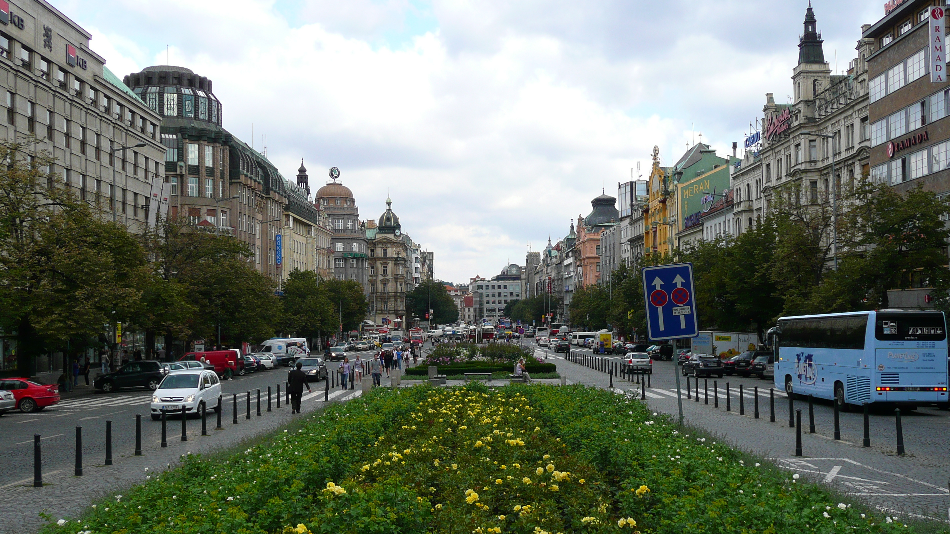 รูปถ่าย สาธารณรัฐเช็ก(Czech Republic) ปราก(Prague) จัตุรัสเวนเซสลาส(Vaclavske namesti) 2007-07 16